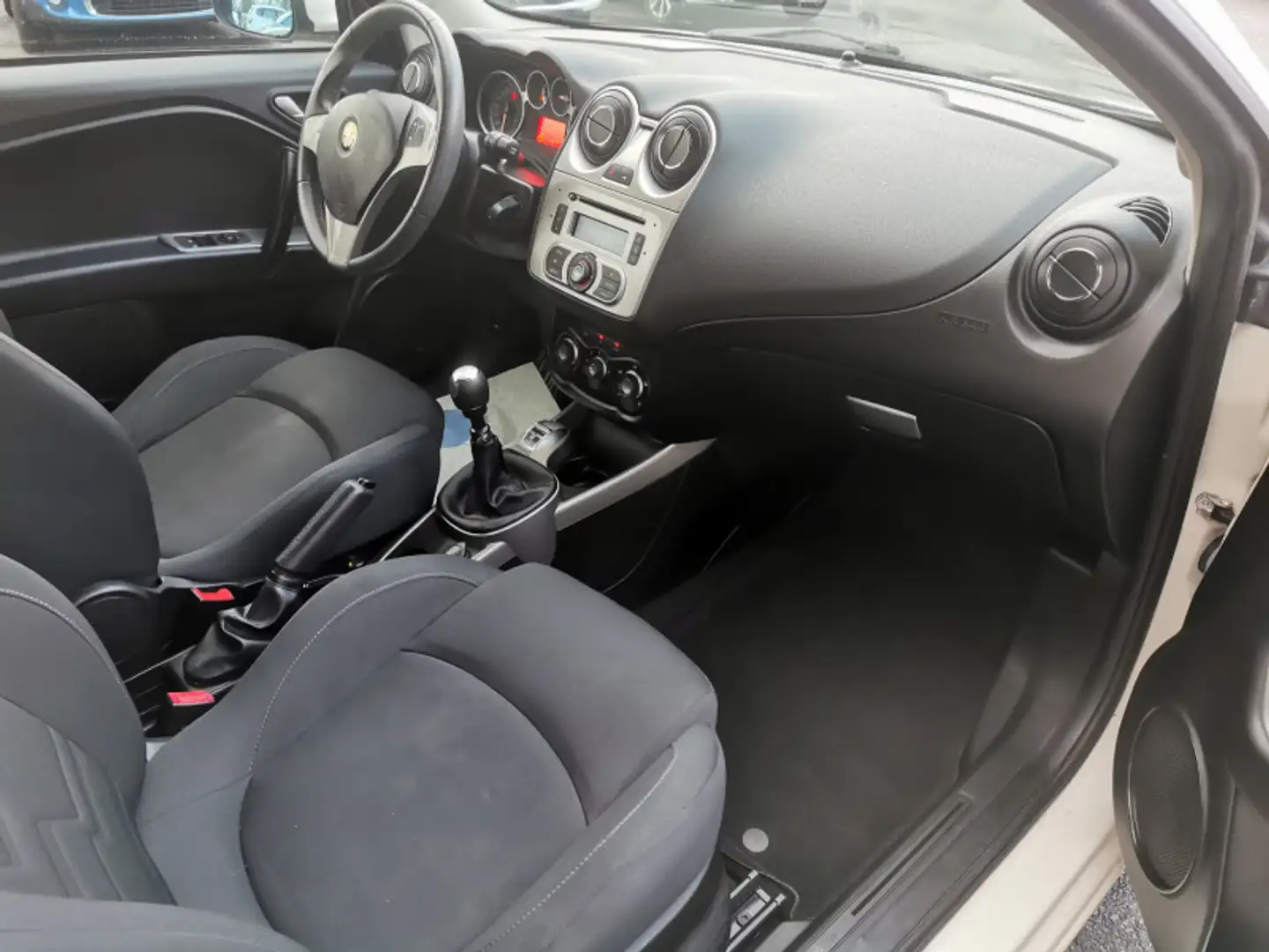 Alfa Romeo MiTo 0.9 TWIN AIR85 DISTINCTIVE STOP\u0026START Blanc - 2