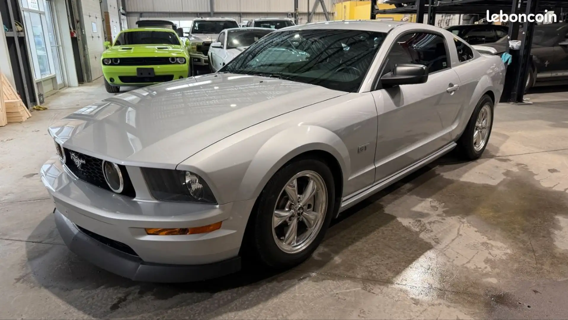 Ford Mustang GT 2005 Gris - 1
