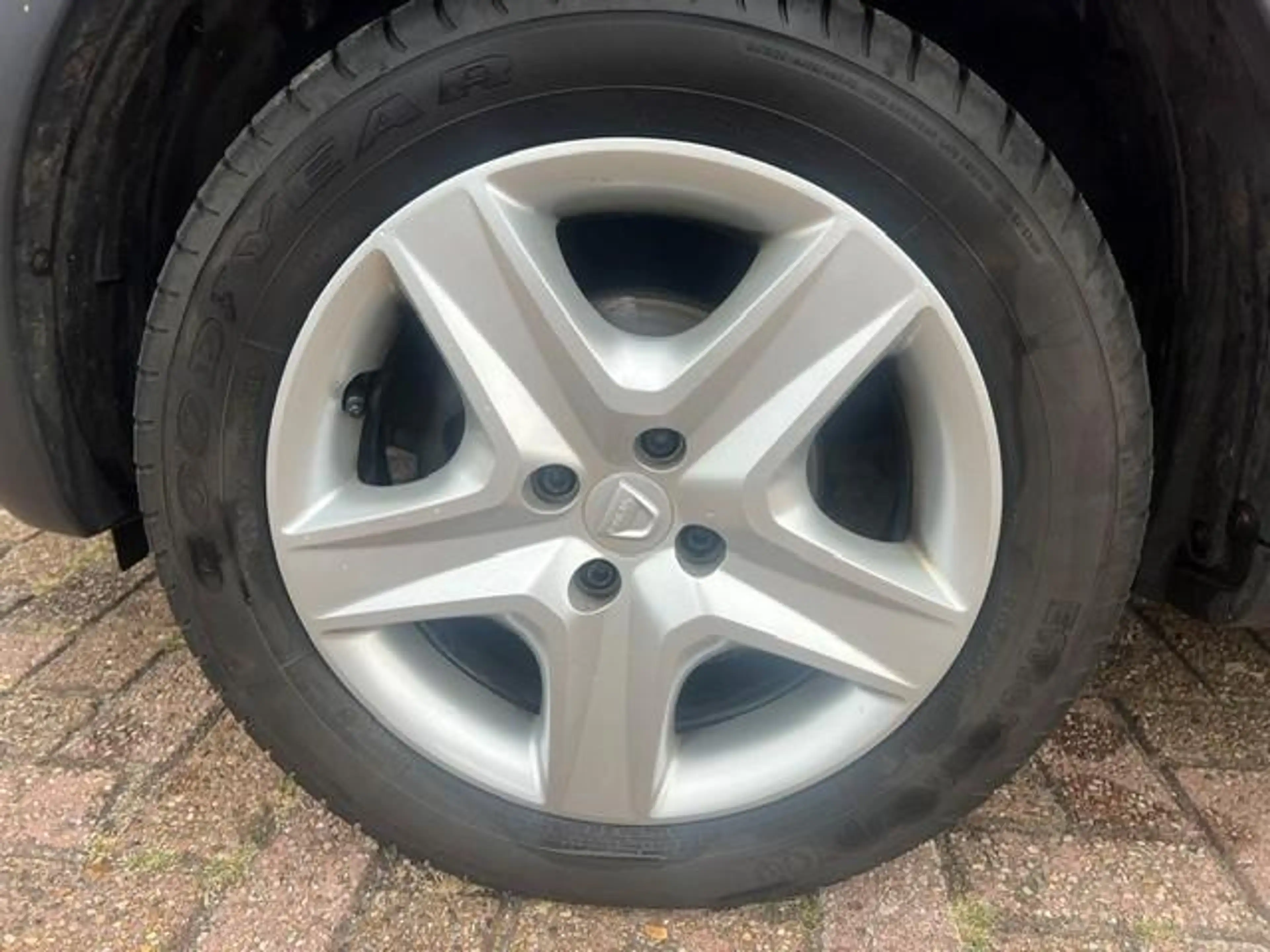 Dacia Sandero 0.9 TCe Stepway Lauréate — photo 12