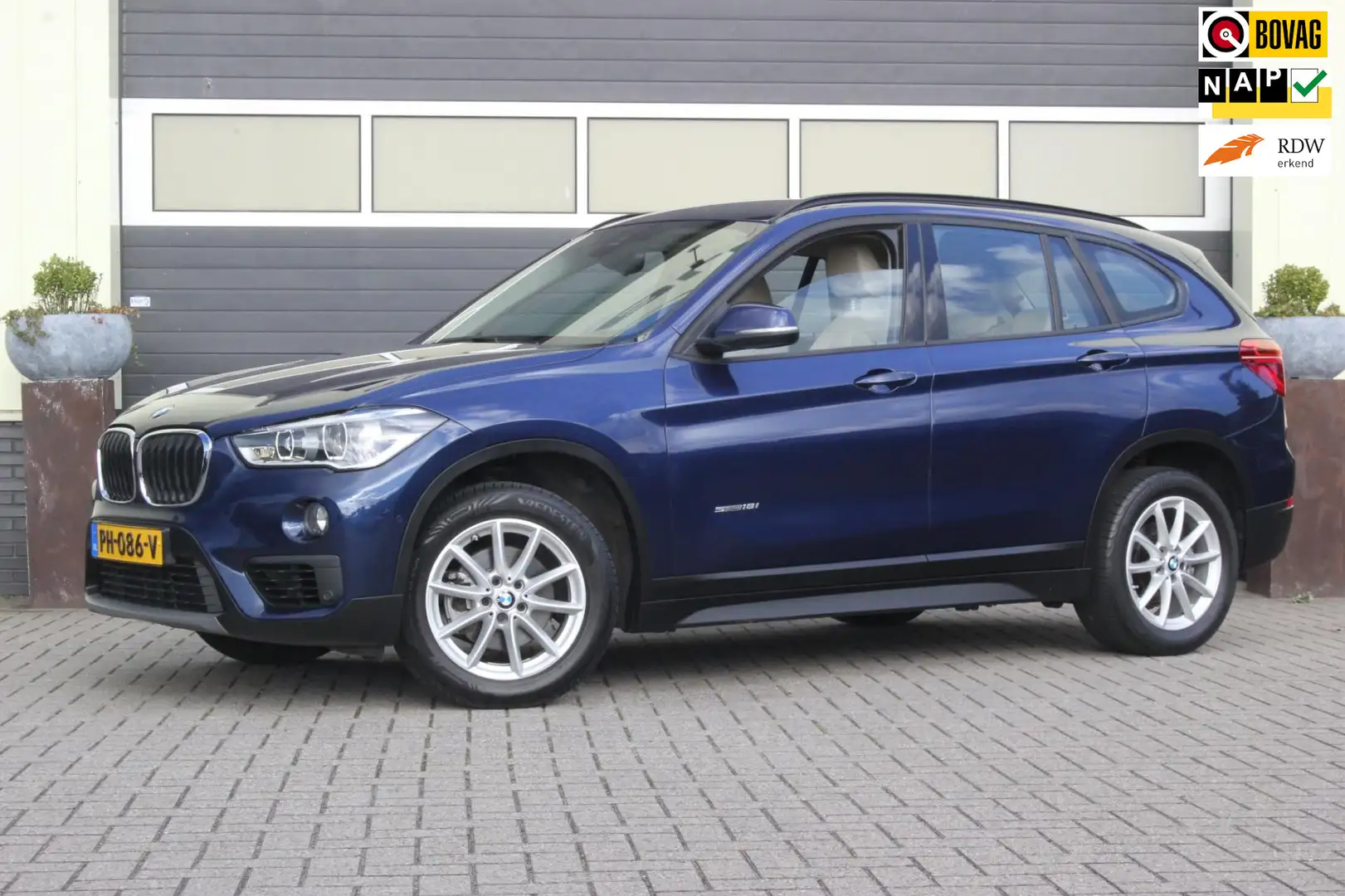 BMW X1 SDrive18i High Executive | Trekhaak | Head-up | Bleu - 1