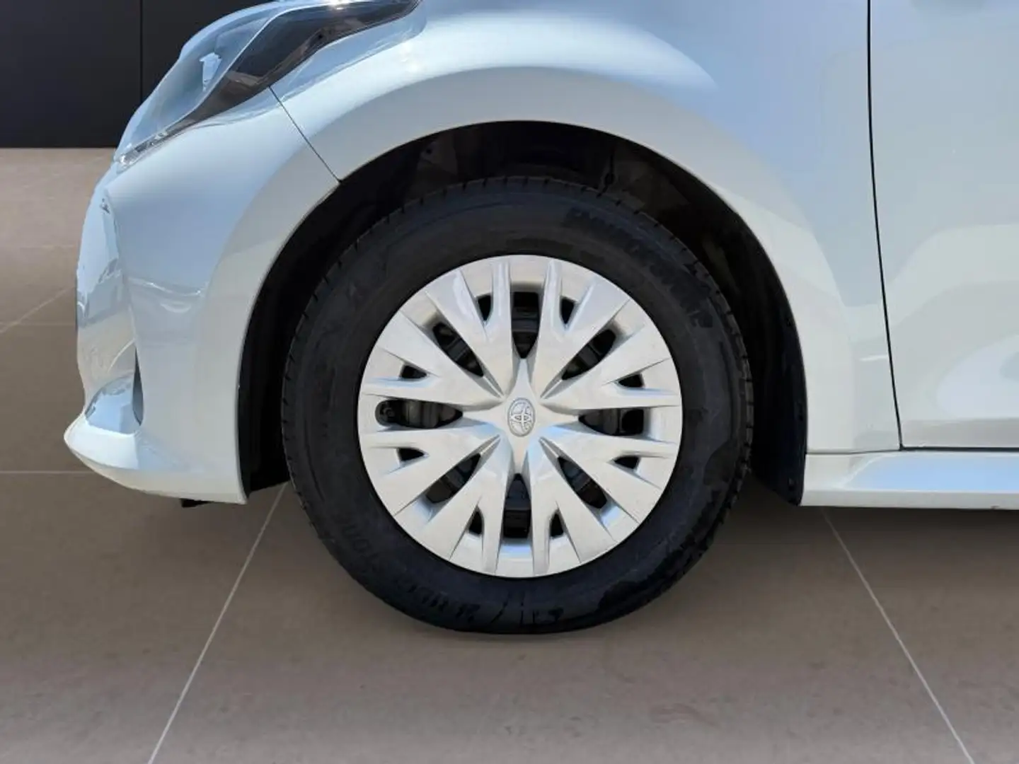 Toyota Yaris Dynamic Blanc - 2