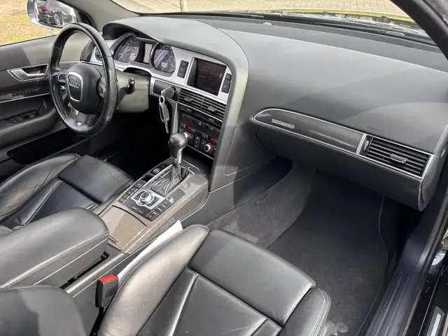 Audi A6 view 12