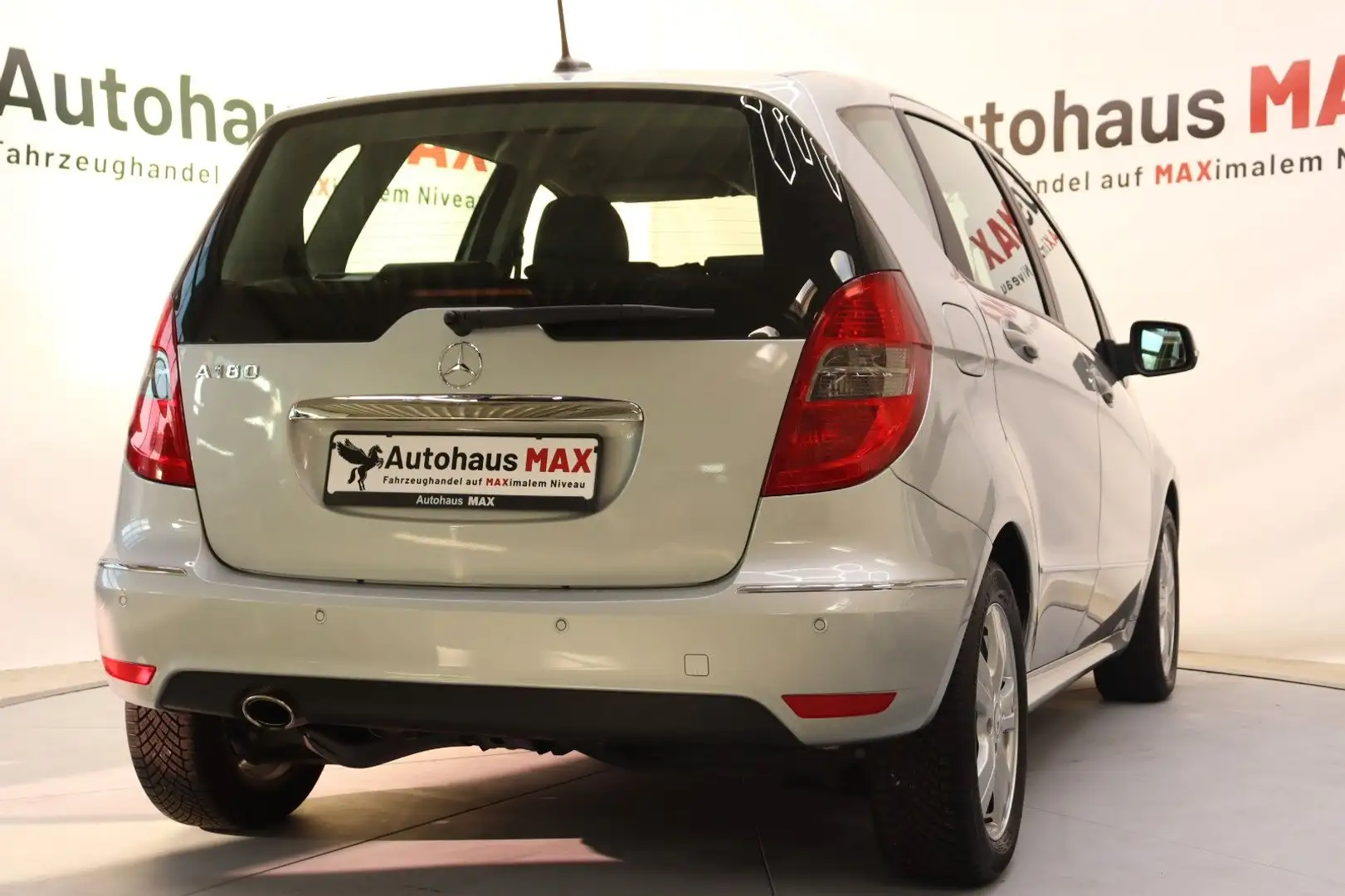 Mercedes-Benz A 180 AVANTGARDE Autotronic~wenig KM~SZH~Tempom - 2