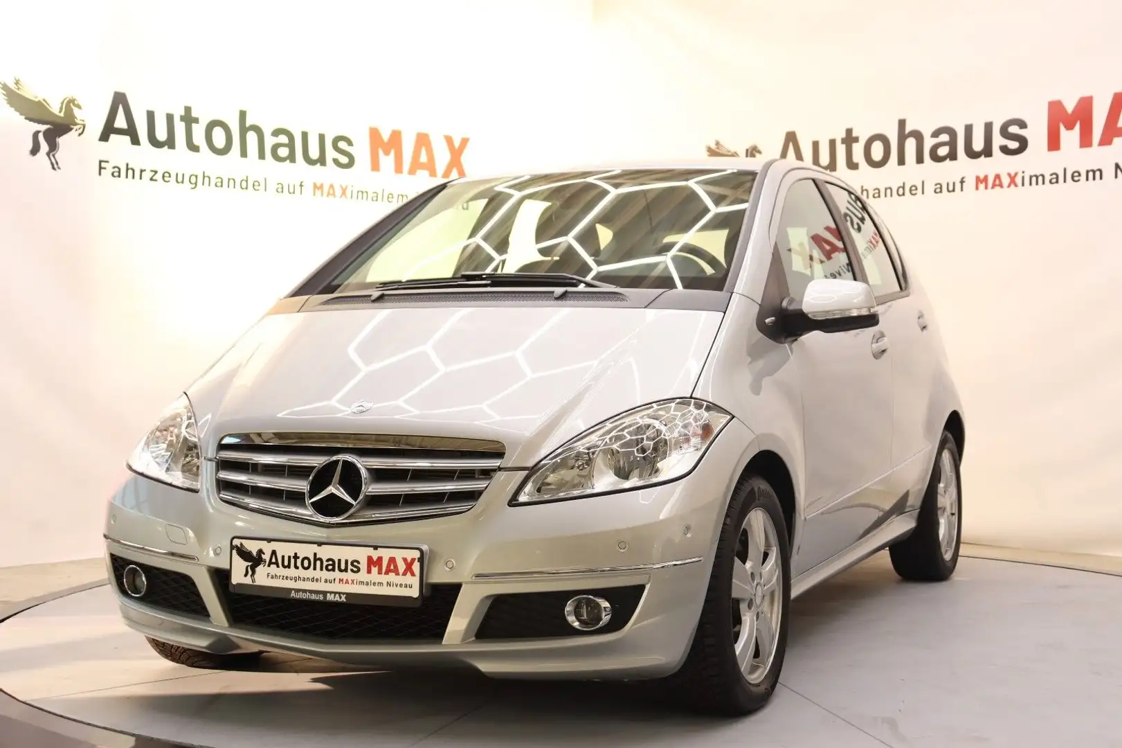 Mercedes-Benz A 180 AVANTGARDE Autotronic~wenig KM~SZH~Tempom - 1