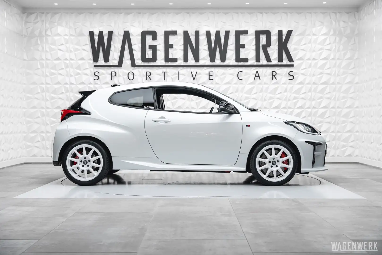 Toyota Yaris GR High-Performance-Paket 1.Hand Carbondach Braid Weiß - 2