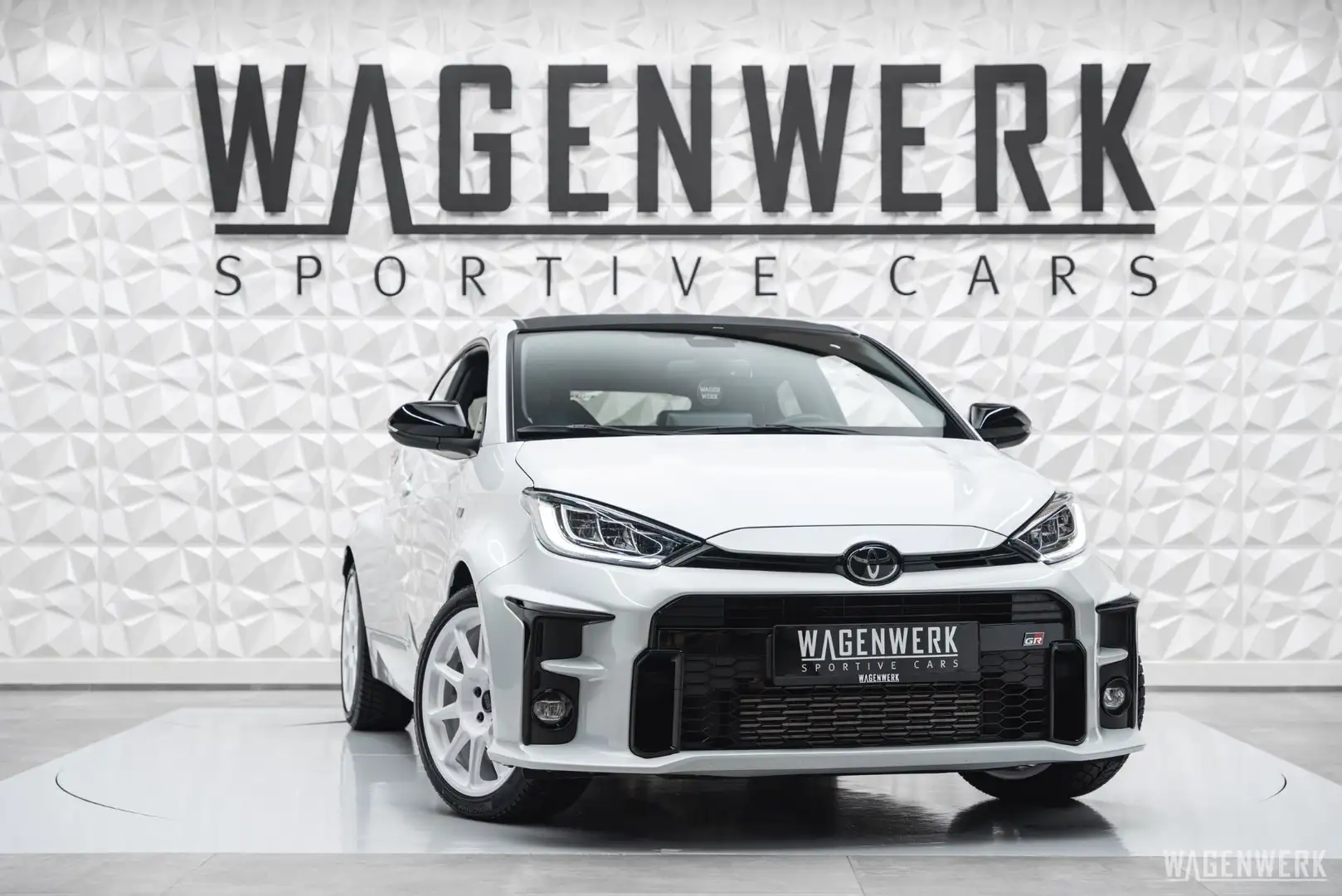 Toyota Yaris GR High-Performance-Paket 1.Hand Carbondach Braid Weiß - 1