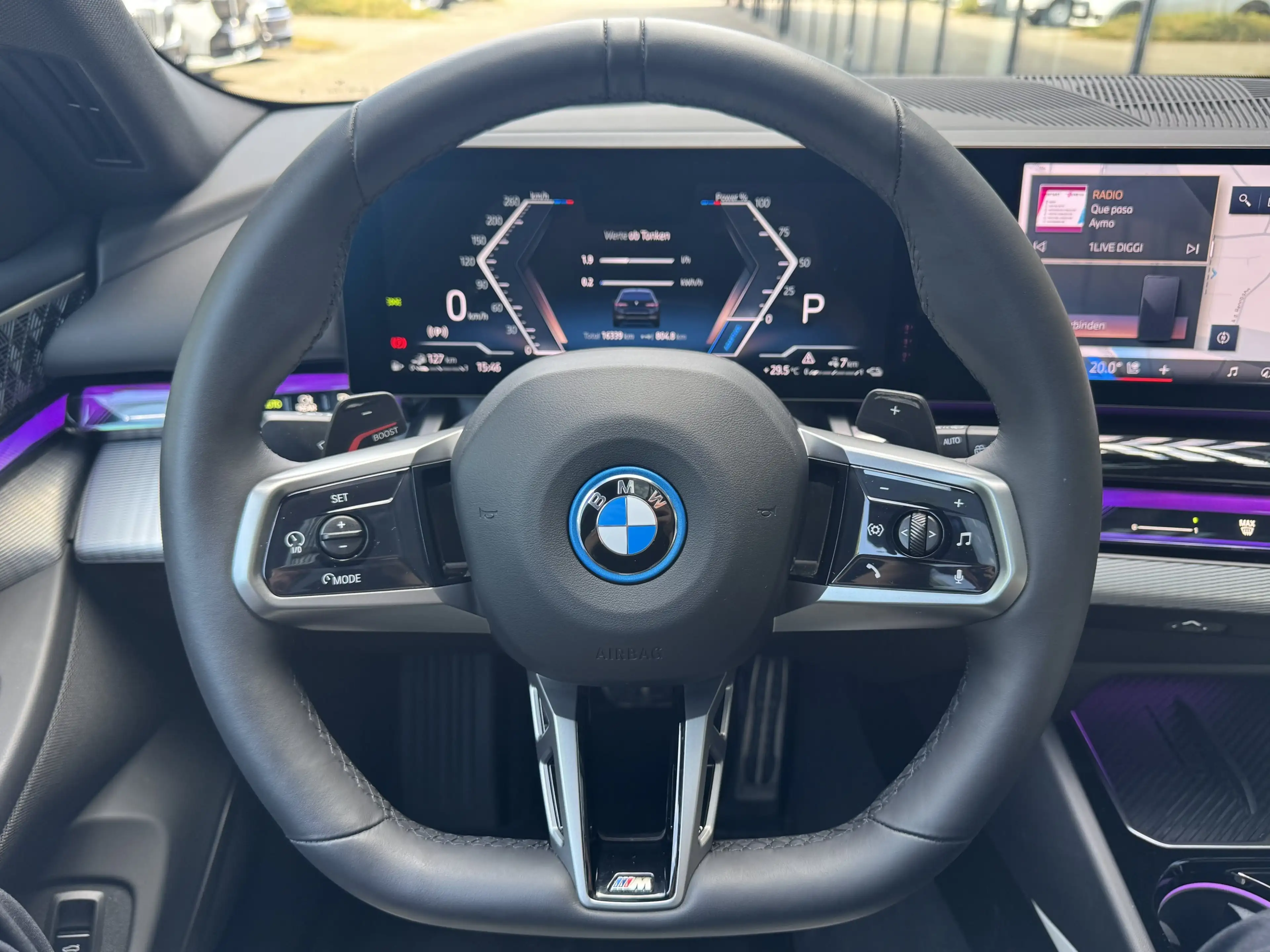 BMW 550 e xDrive Tou M Sport AHK PANO Ad.Fahr.Pro B&W — photo 8