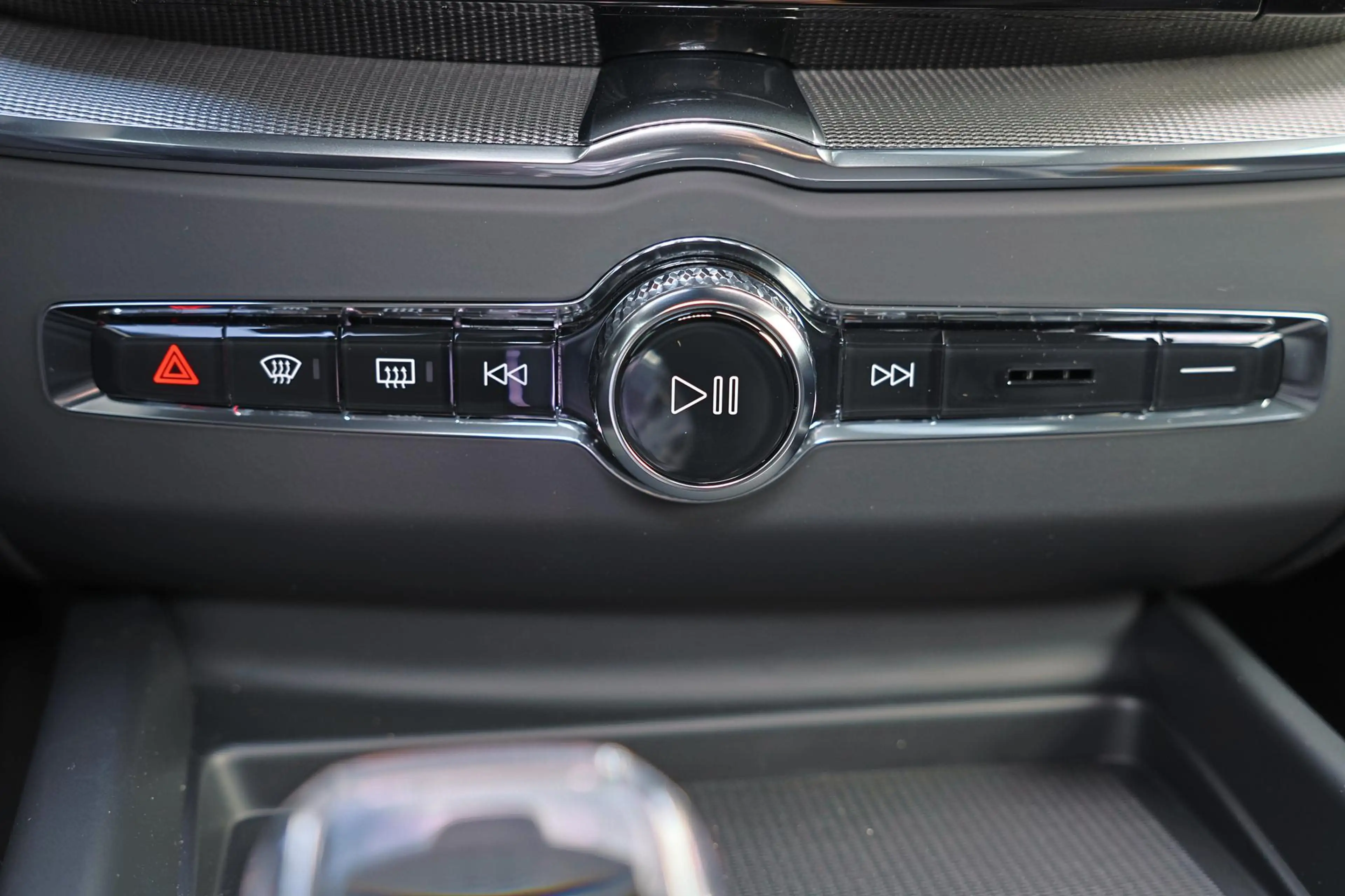 Volvo XC60 T8 Recharge AWD Ultra Black Edition Exec - Luchtve — photo 8
