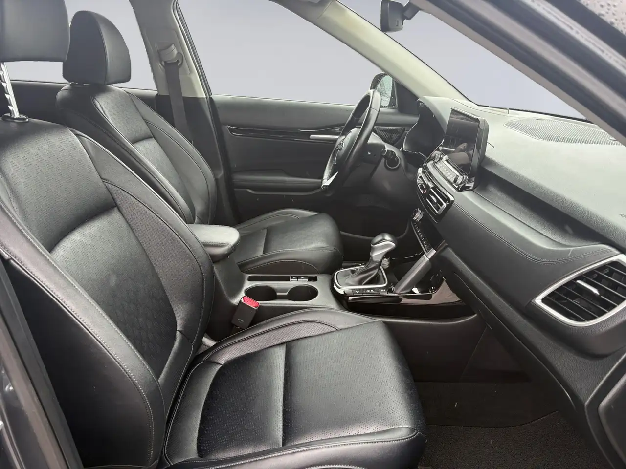 Kia Seltos снимка Kia Seltos