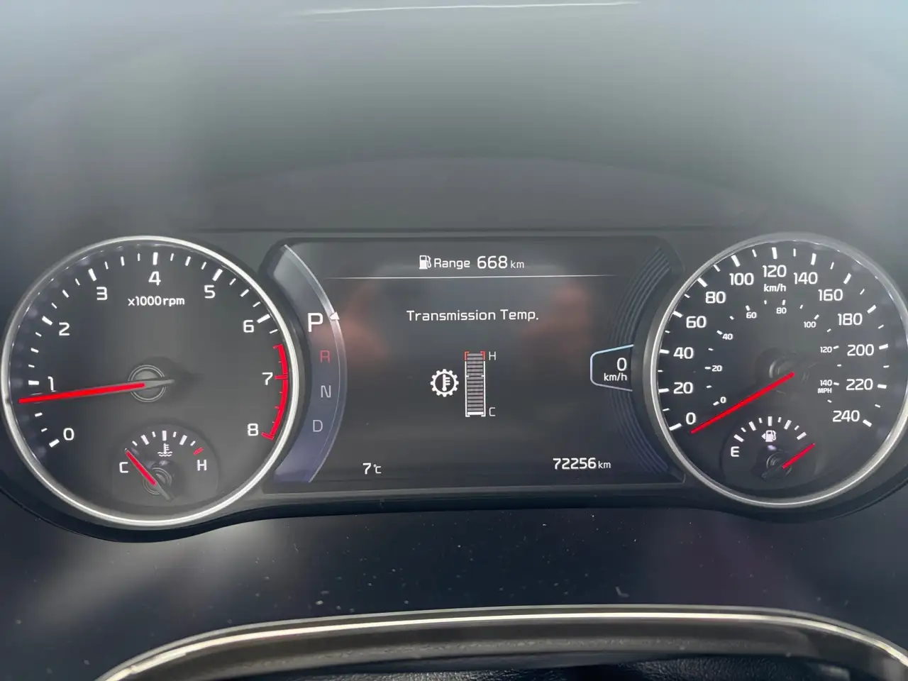 Kia Seltos снимка Kia Seltos