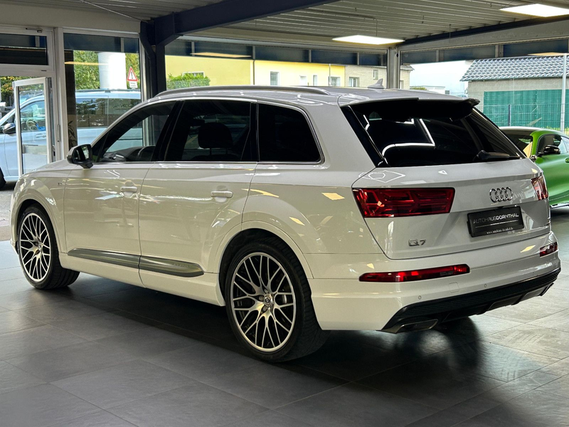 Audi Q7 3.0 TDI qu.S LINE/LED/PANO/AHK/MATRIX/7SITZE — photo 11