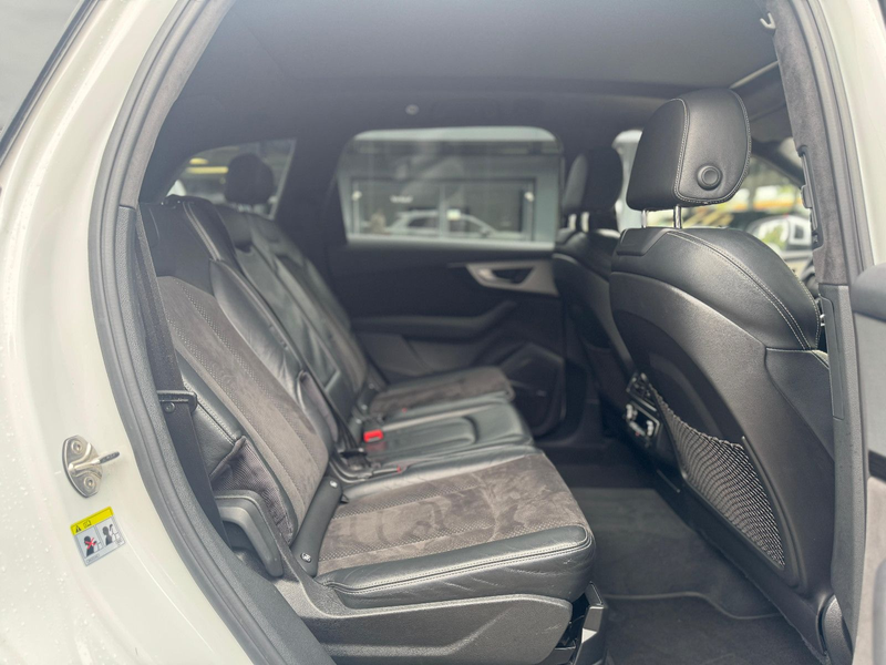 Audi Q7 3.0 TDI qu.S LINE/LED/PANO/AHK/MATRIX/7SITZE — photo 12