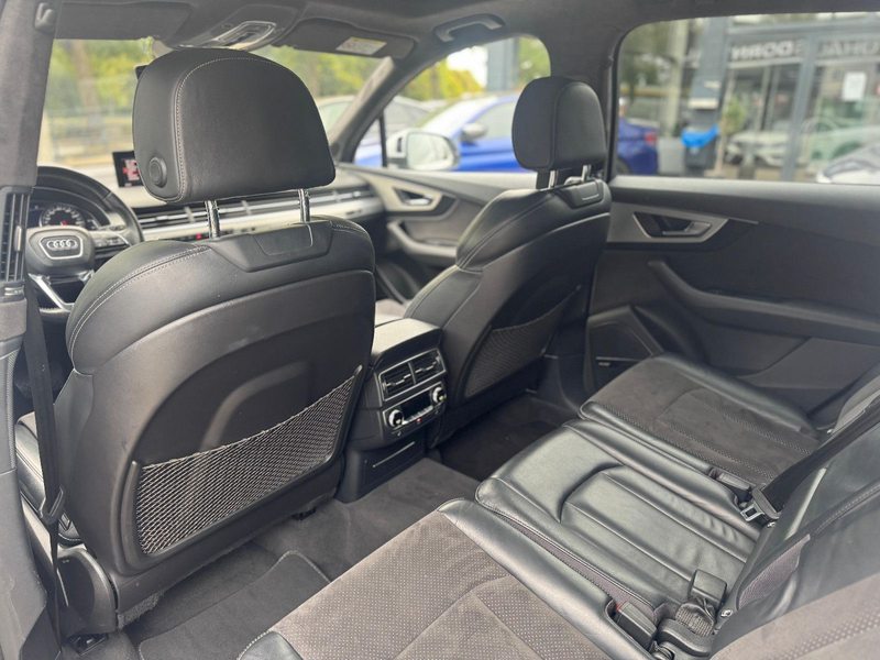 Audi Q7 3.0 TDI qu.S LINE/LED/PANO/AHK/MATRIX/7SITZE — photo 13