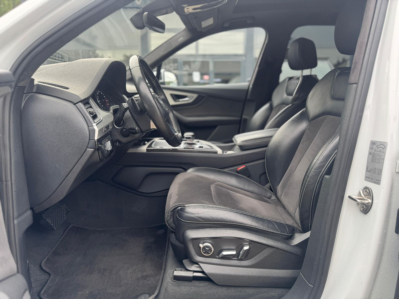 Audi Q7 3.0 TDI qu.S LINE/LED/PANO/AHK/MATRIX/7SITZE — photo 4