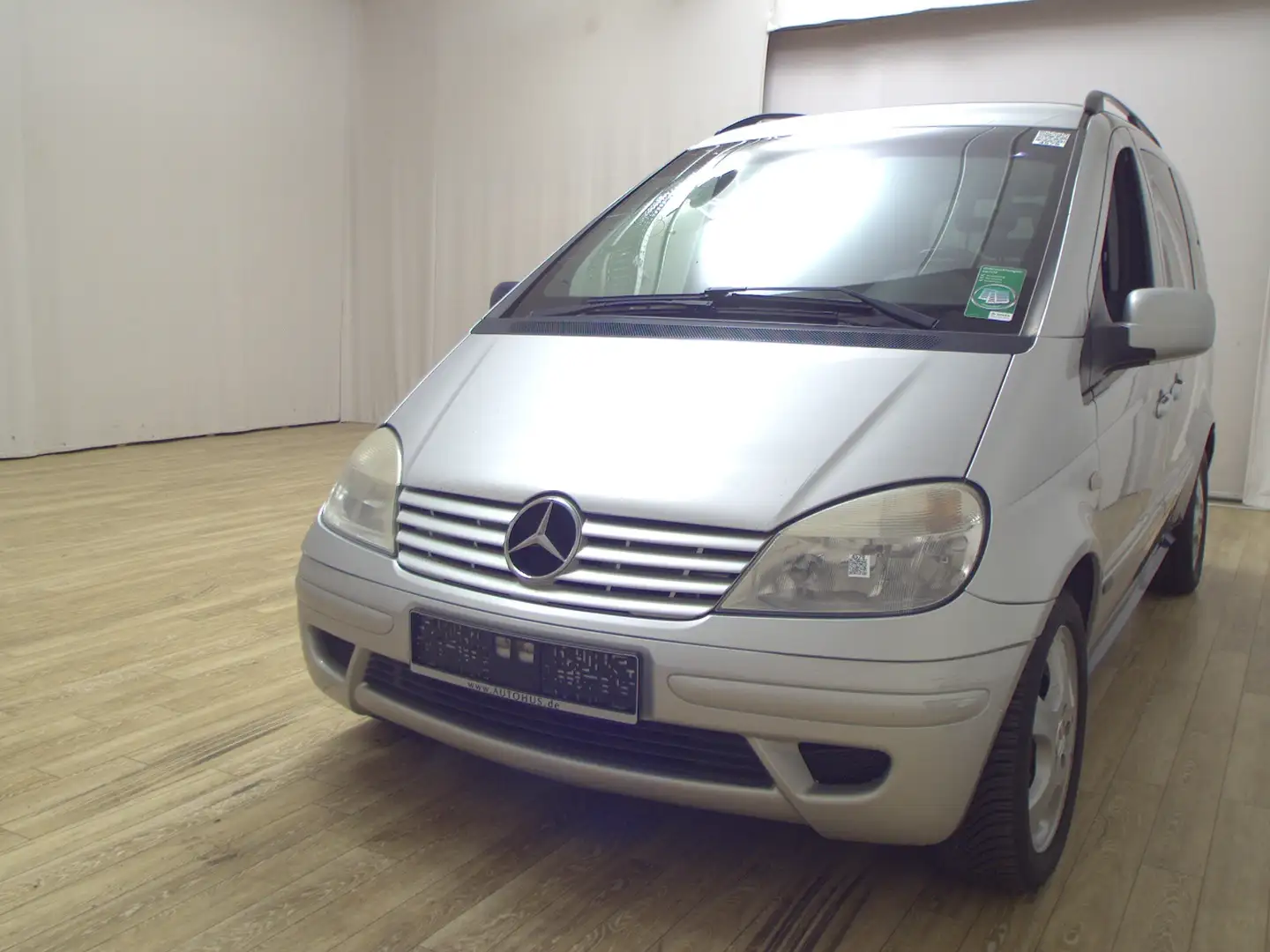 Mercedes-Benz Vaneo 1.9 Trend Automatik 5-Sitze AHK Tempomat Silber - 2