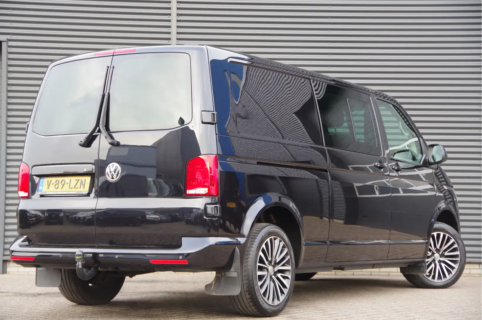 Volkswagen T6.1 Transporter 2.0 TDI L2 150PK AUT. DC-5P, LED, 2X SCHUIFDEUR, T Noir - 2