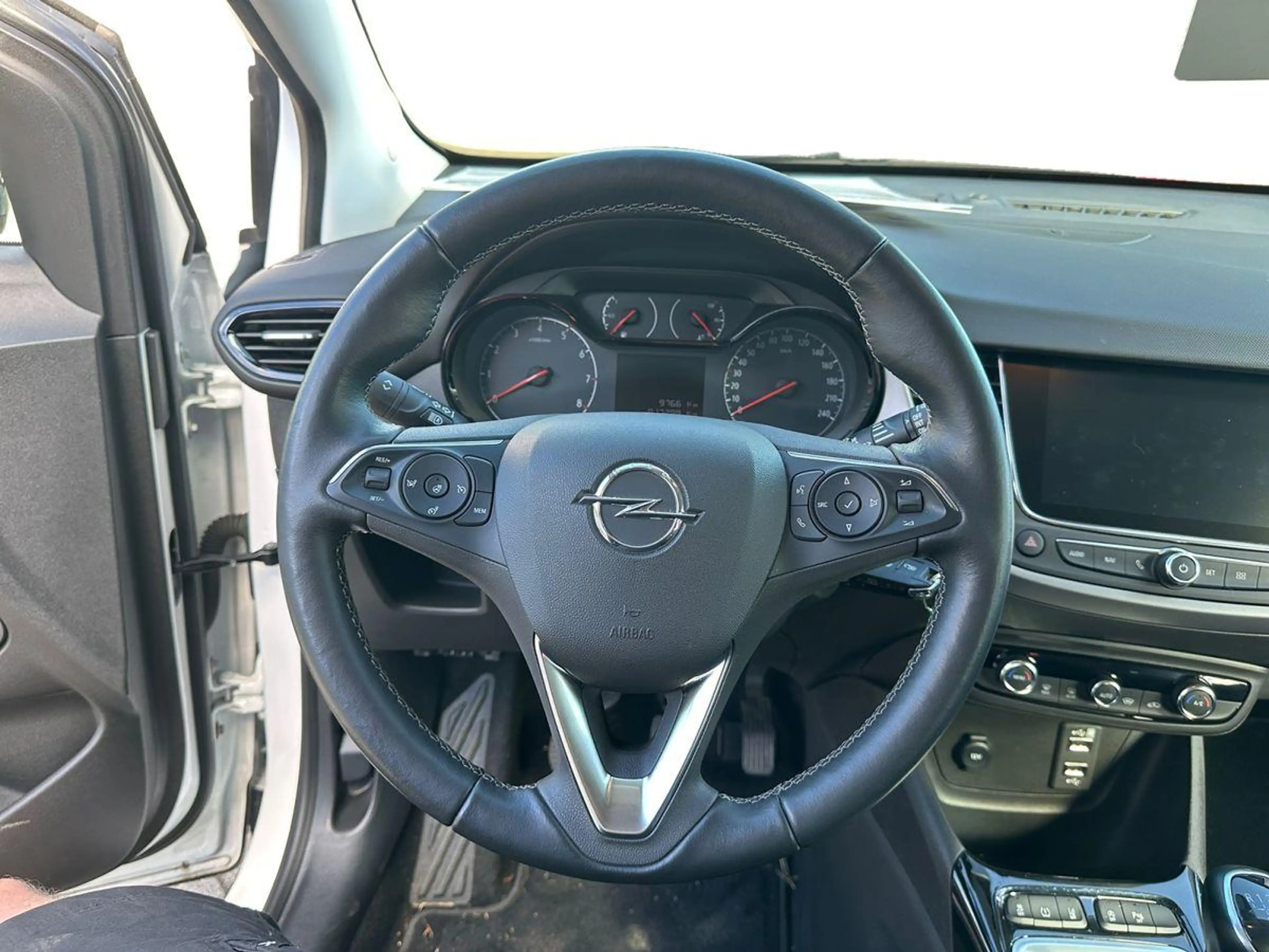 Opel Crossland Enjoy Metallic — photo 7