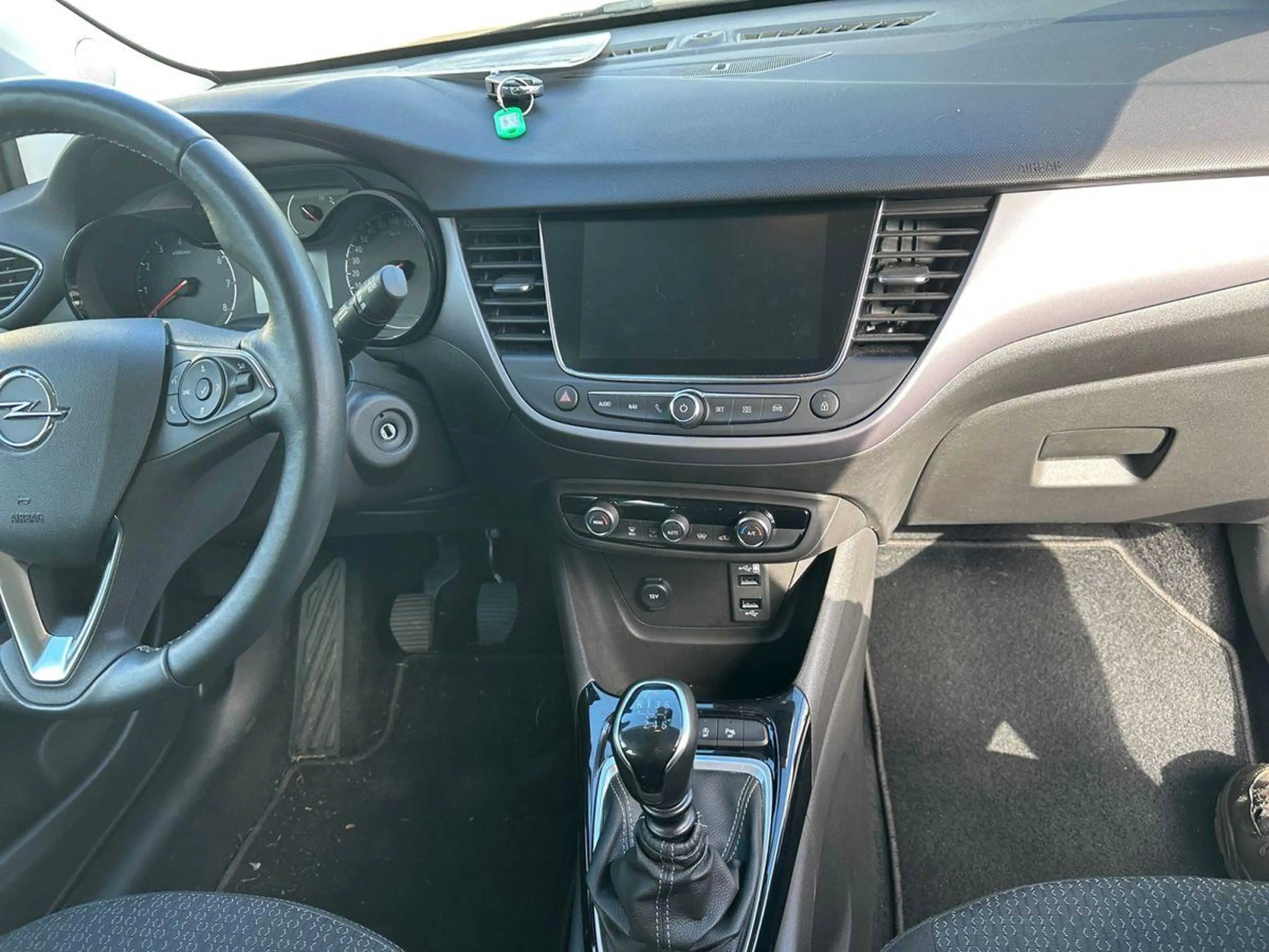 Opel Crossland Enjoy Metallic — photo 15