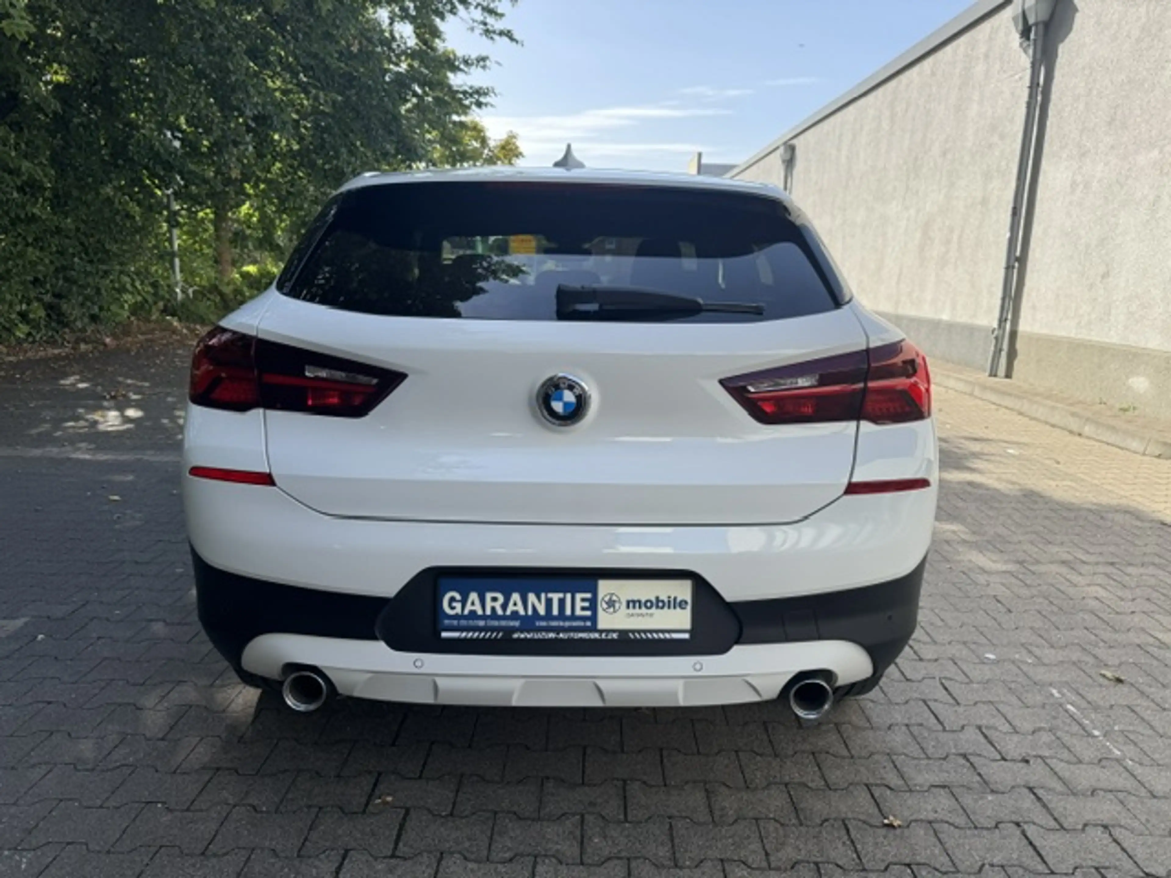 BMW X2 sDrive 18 d Advantage Plus*M-SHADOW LINE*SCHECKHEFT*PANORAMADACH*AMBIENTE* — photo 6