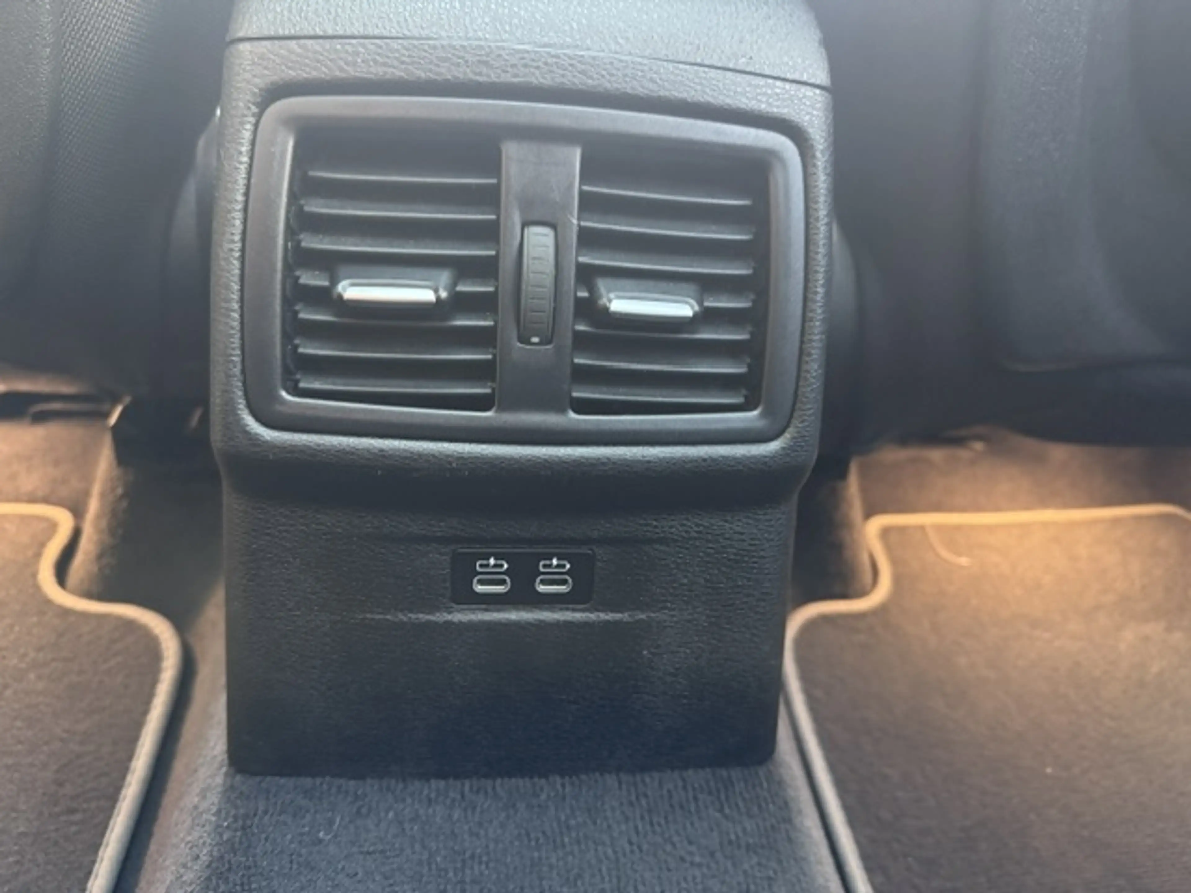BMW X2 sDrive 18 d Advantage Plus*M-SHADOW LINE*SCHECKHEFT*PANORAMADACH*AMBIENTE* — photo 15