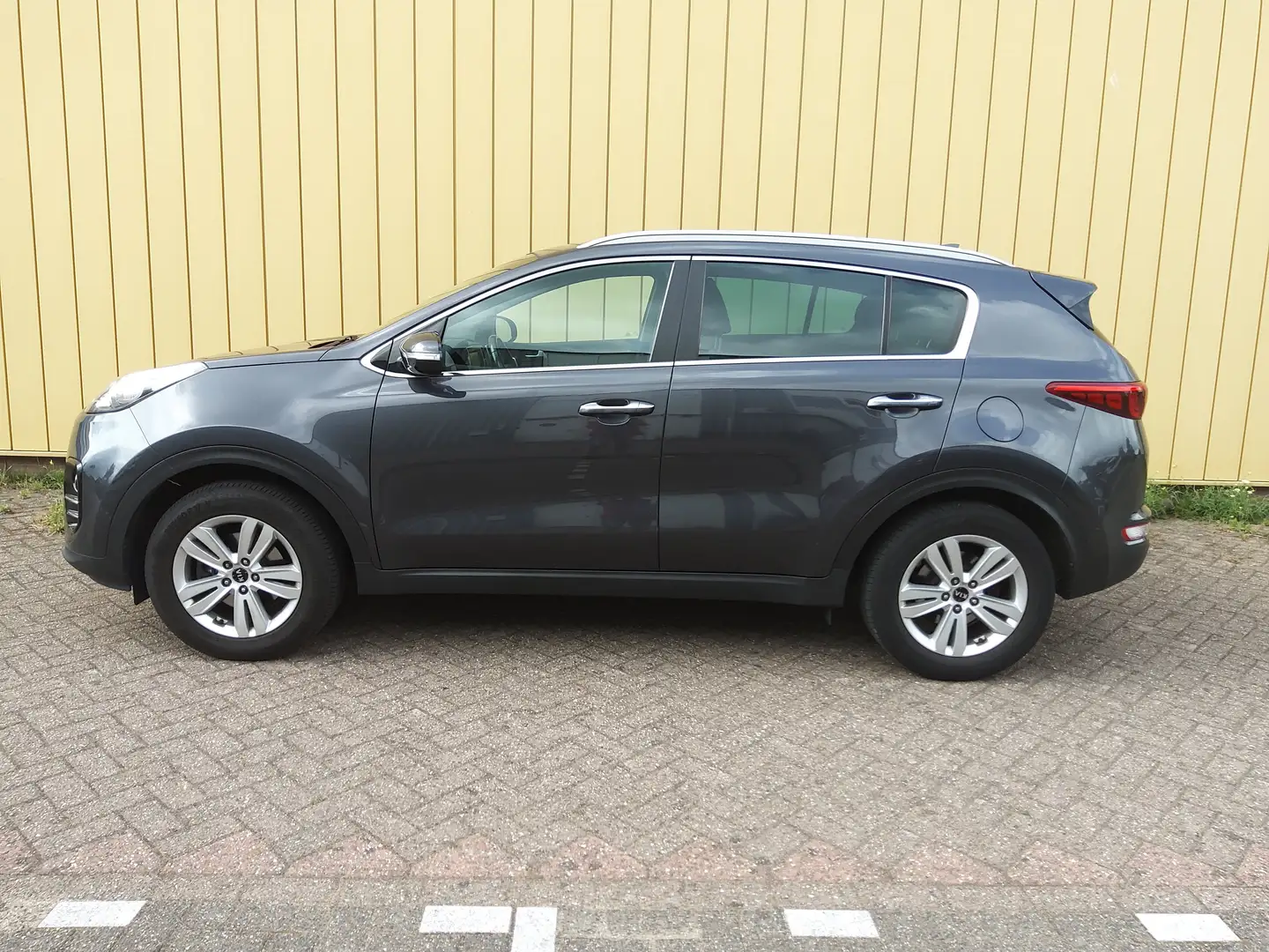 Kia Sportage Sportage 1.6 GDI DynamicLine Gris - 2