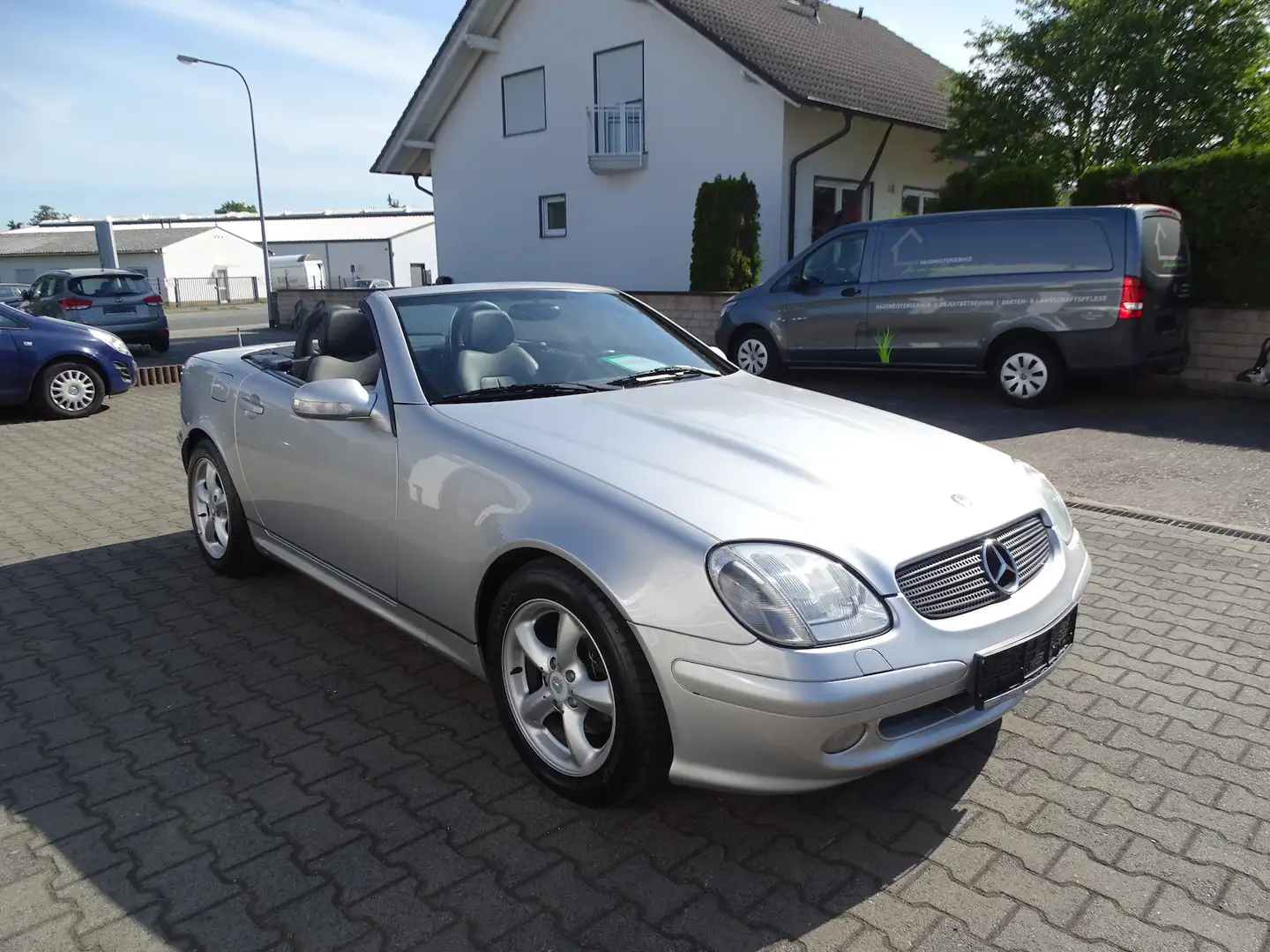 Mercedes-Benz SLK 230 Kompressor Leder, Automatik, Xenon, Soundsystem Silber - 1