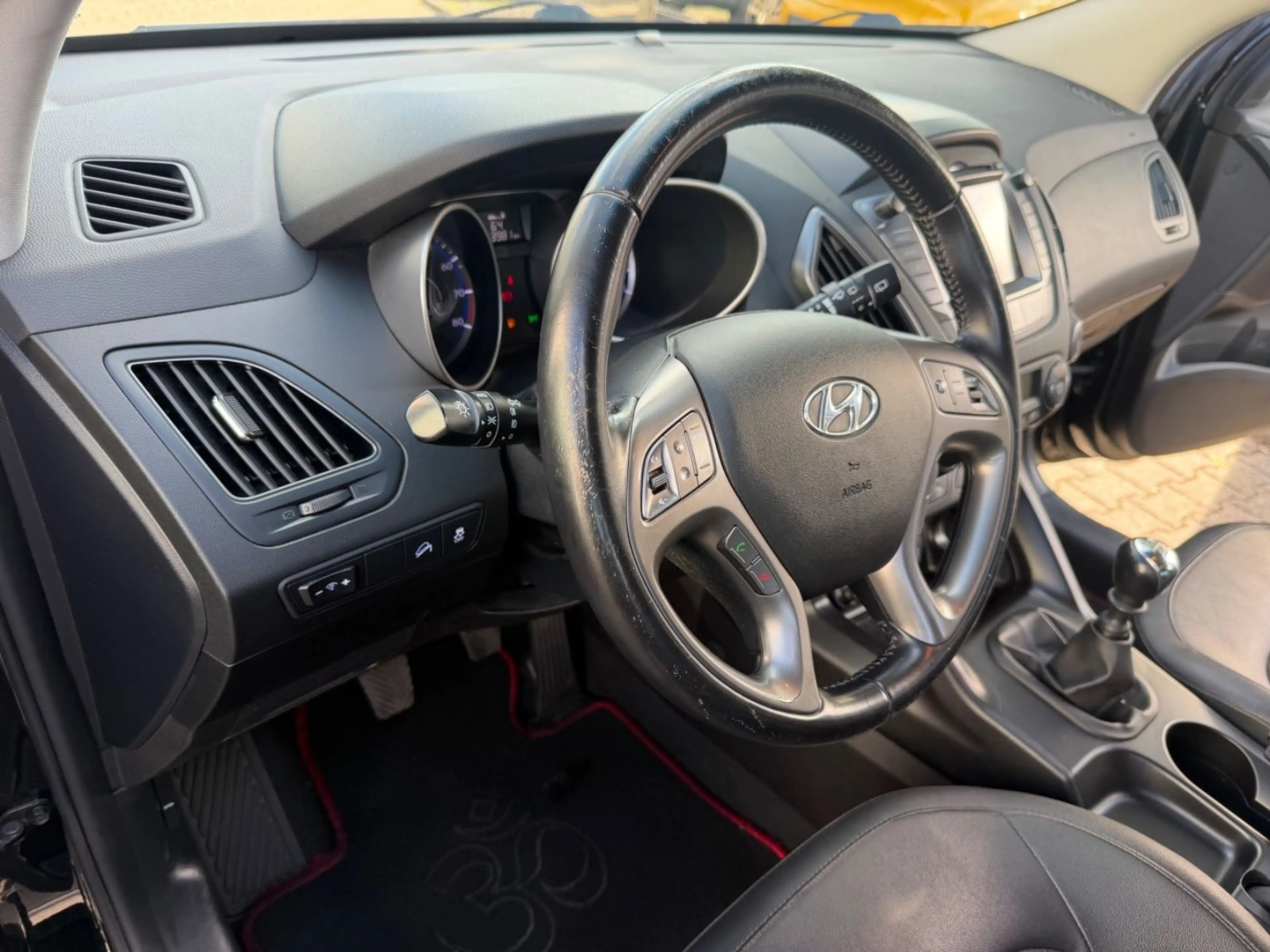 Hyundai iX35 FIFA World Cup Edition 2WD — photo 13