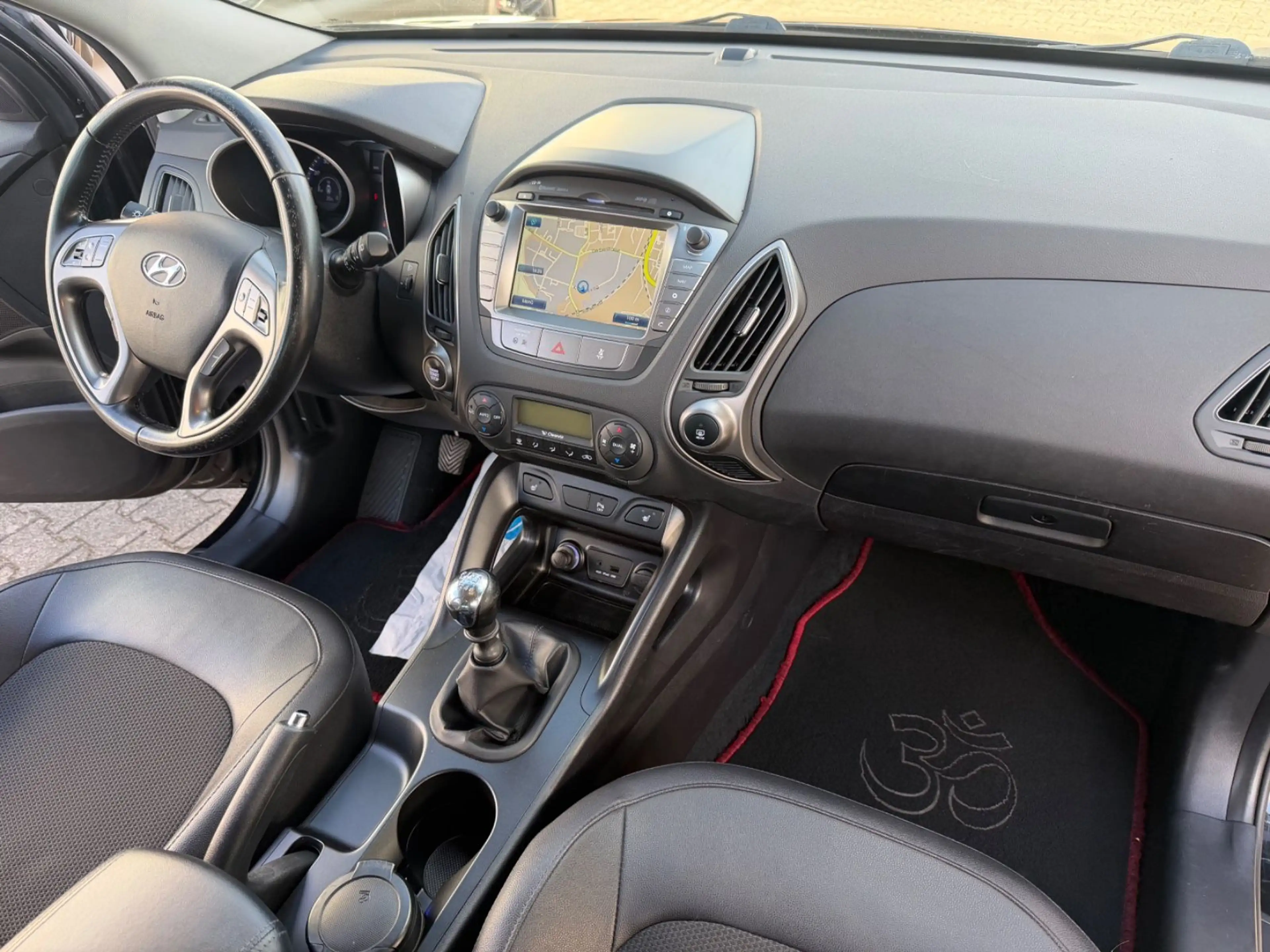 Hyundai iX35 FIFA World Cup Edition 2WD — photo 10
