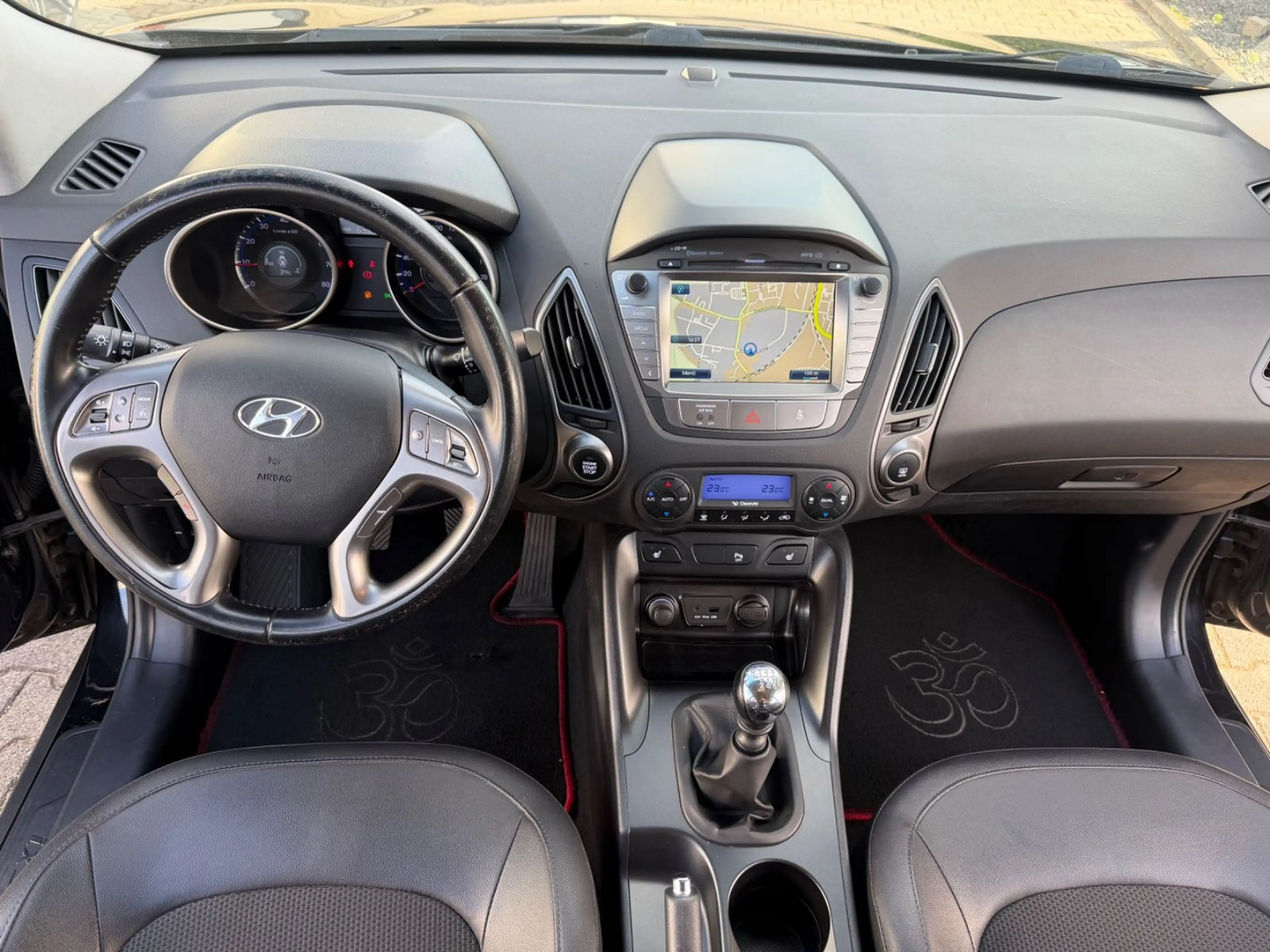 Hyundai iX35 FIFA World Cup Edition 2WD — photo 9
