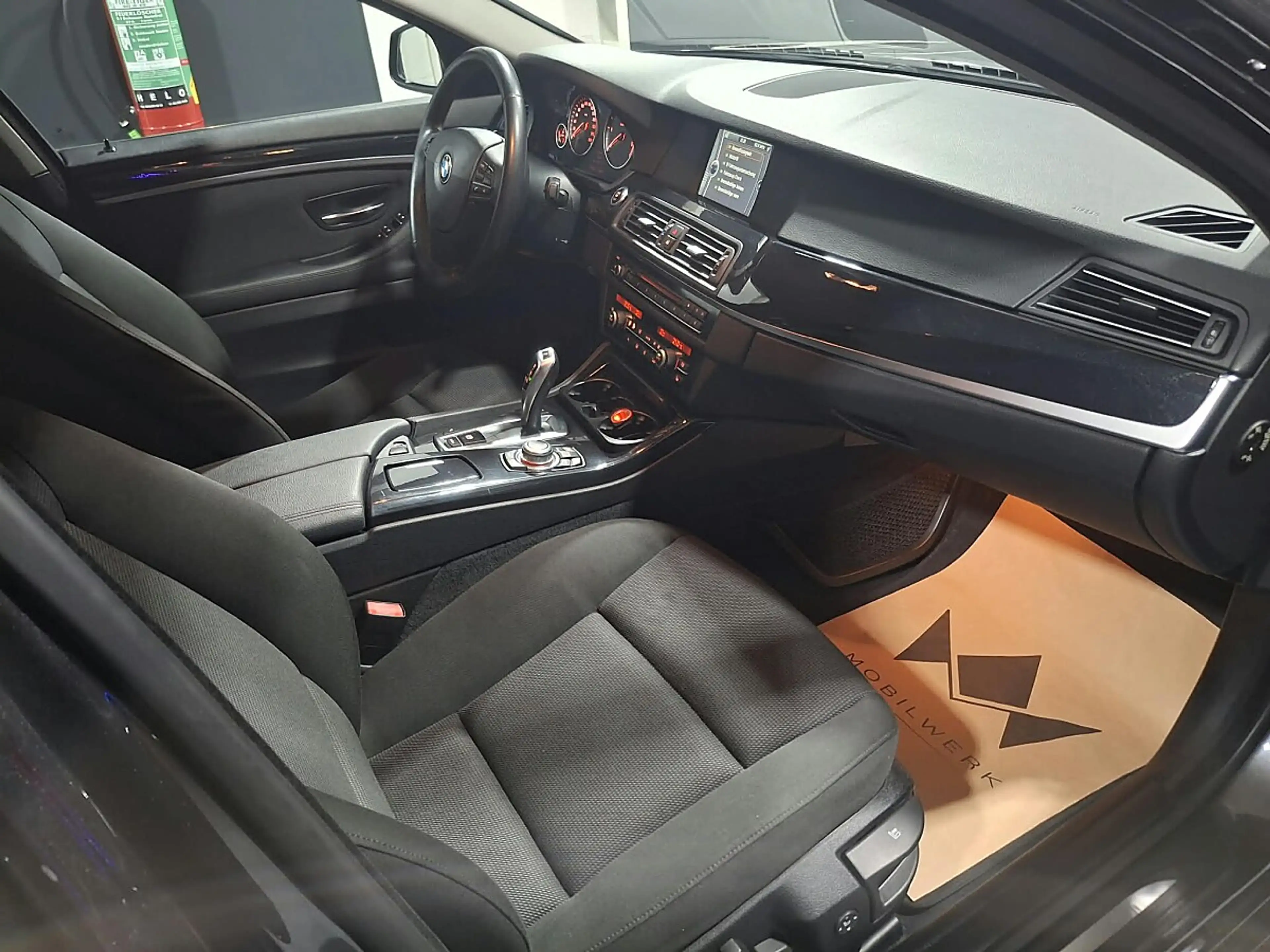 BMW 525 d — photo 12