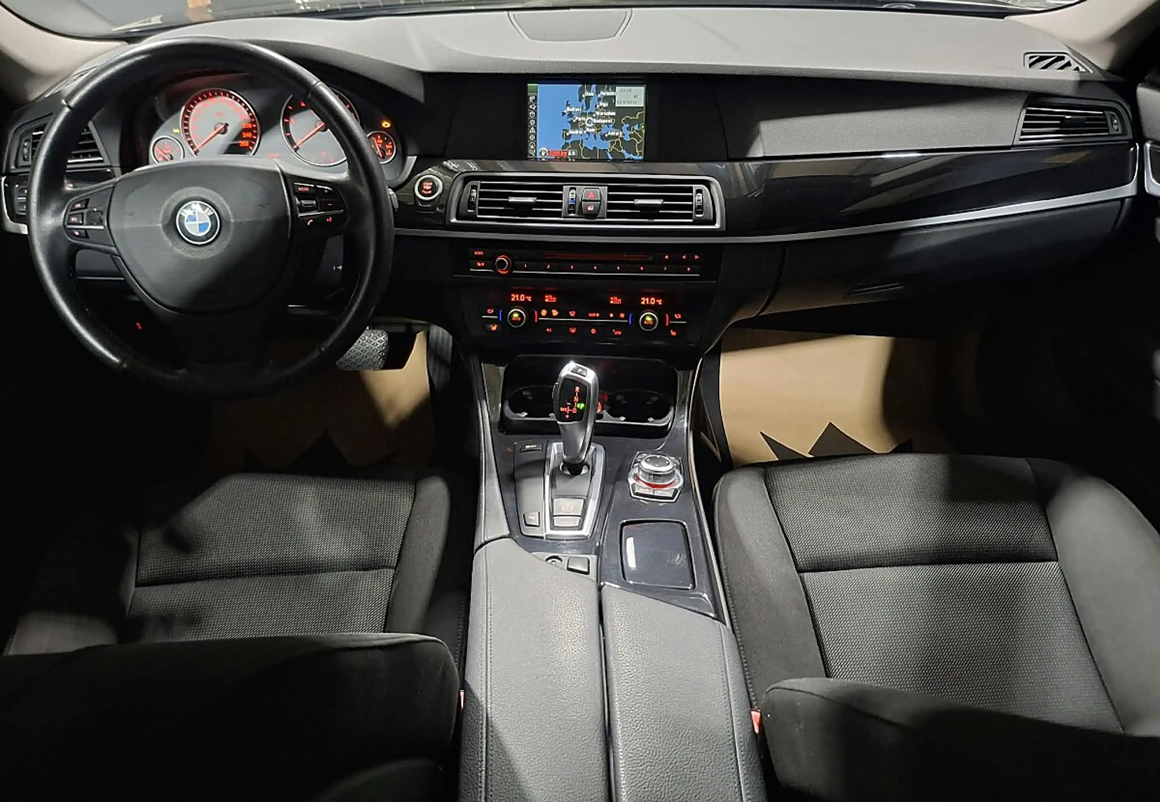 BMW 525 d — photo 11