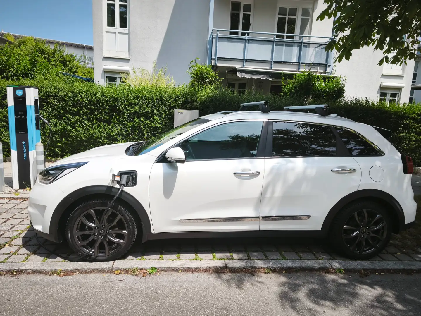 Kia Niro Niro Plug-In Hybrid 1.6 GDI PHEV 2WD Aut. Spirit bijela - 2