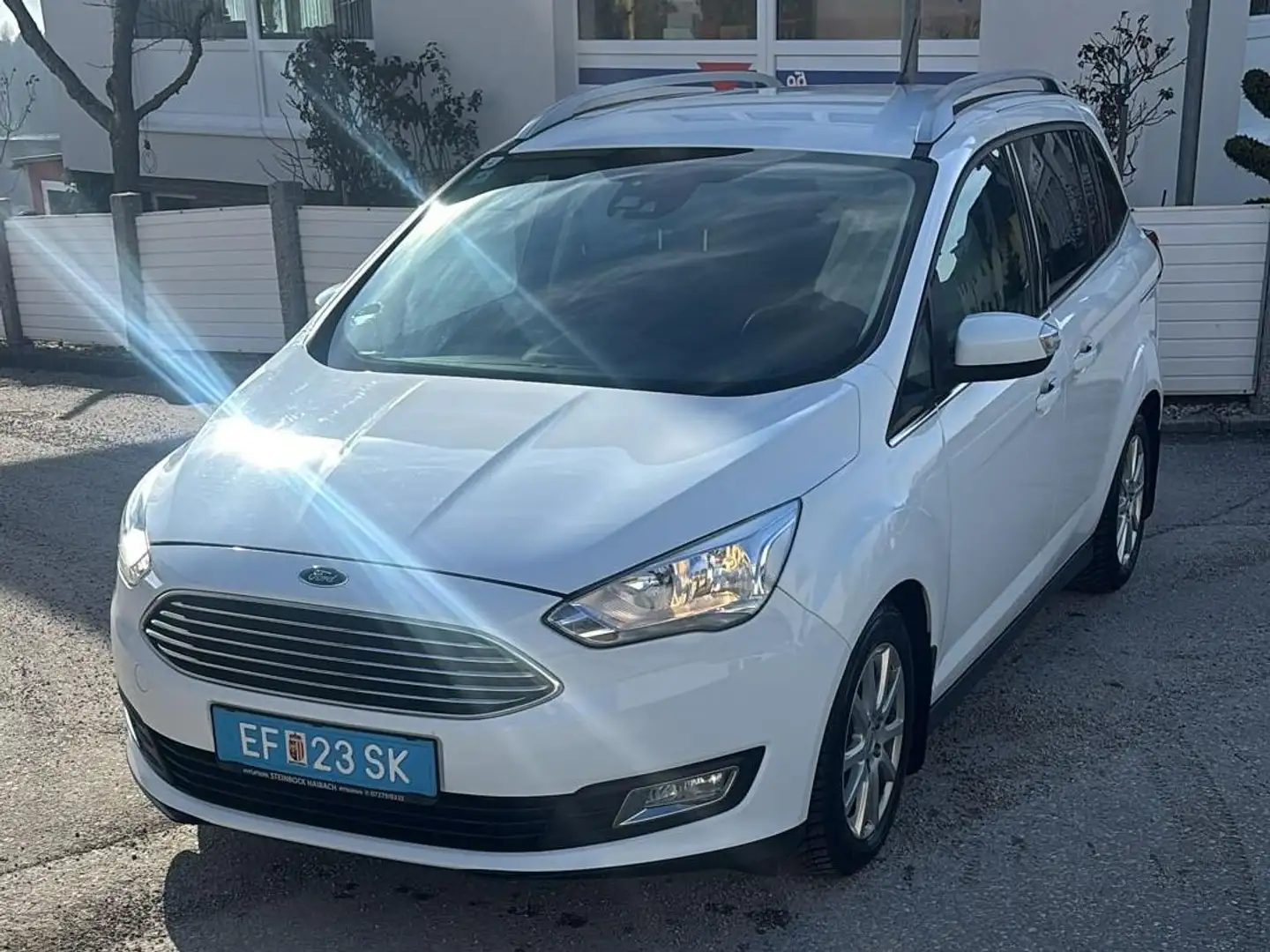 Ford Grand C-Max Grand C-MAX Titanium 1,5 TDCi S/S Titanium Weiß - 1