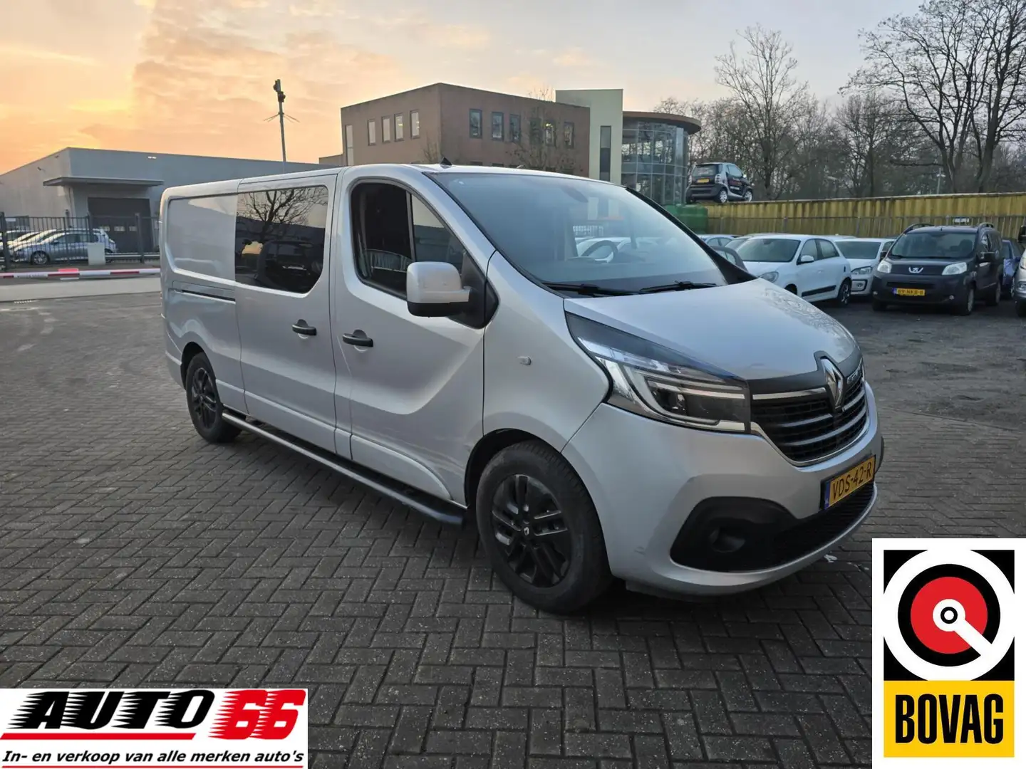 Renault Trafic bestel 2.0 dCi 145 T29 L2H1 DC Comfort Gris - 2
