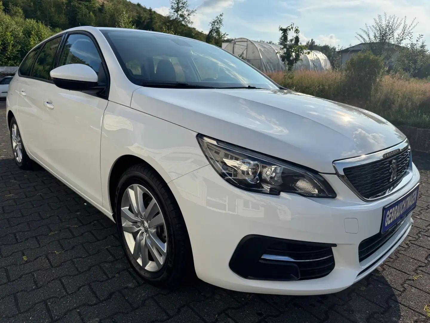 Peugeot 308 SW Active-1,5 D-Navi-1 Hand-Tüv neu Bianco - 1