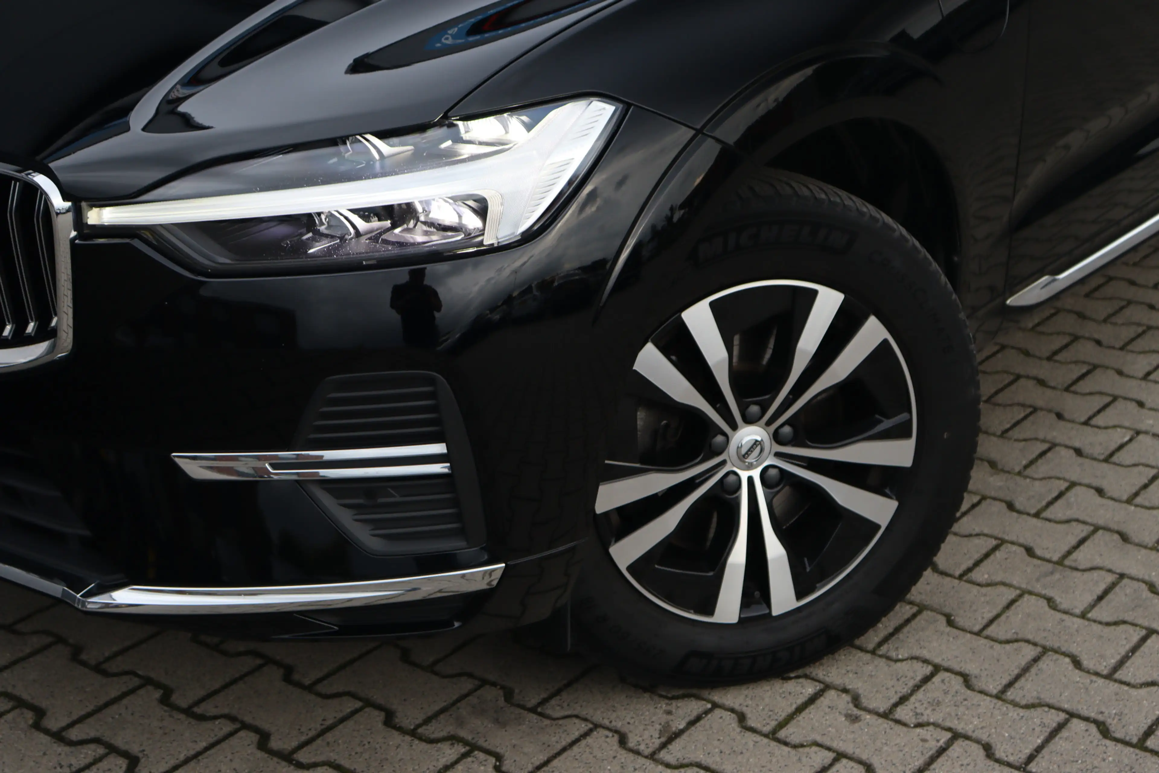 Volvo XC60 2.0 T6 Plug-in hybrid AWD Plus Dark | Pano | Trekh — photo 7
