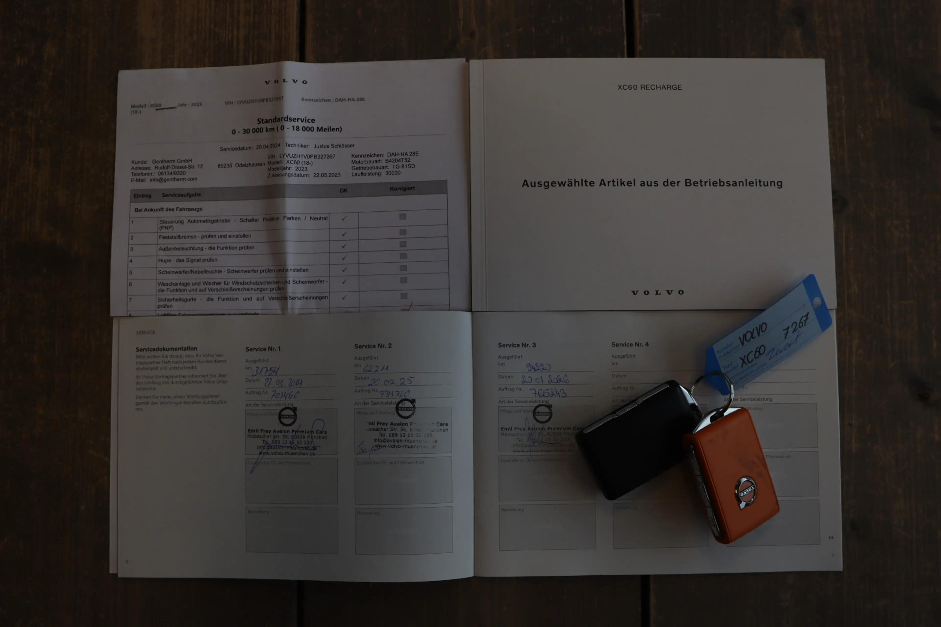 Volvo XC60 2.0 T6 Plug-in hybrid AWD Plus Dark | Pano | Trekh — photo 32
