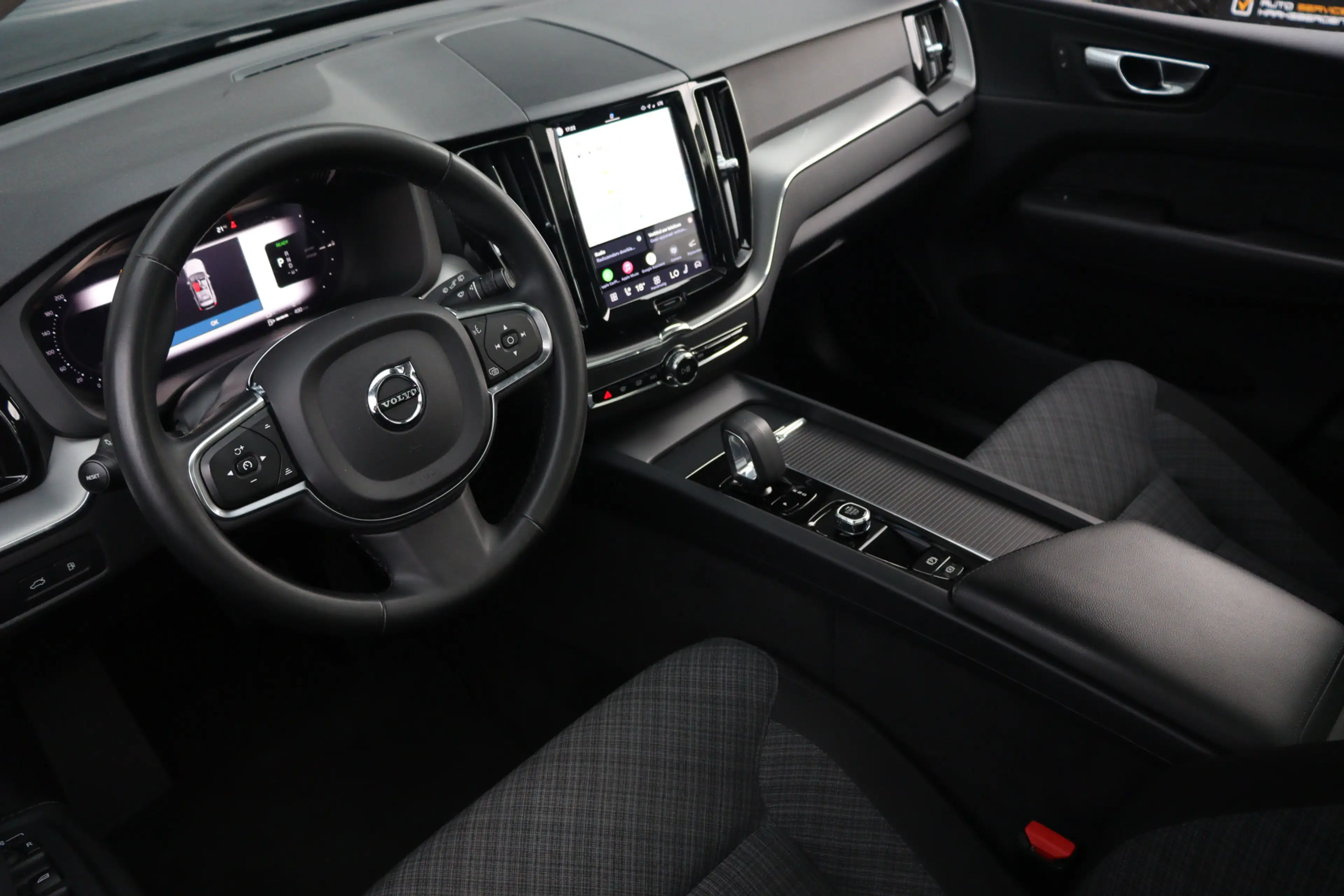 Volvo XC60 2.0 T6 Plug-in hybrid AWD Plus Dark | Pano | Trekh — photo 10