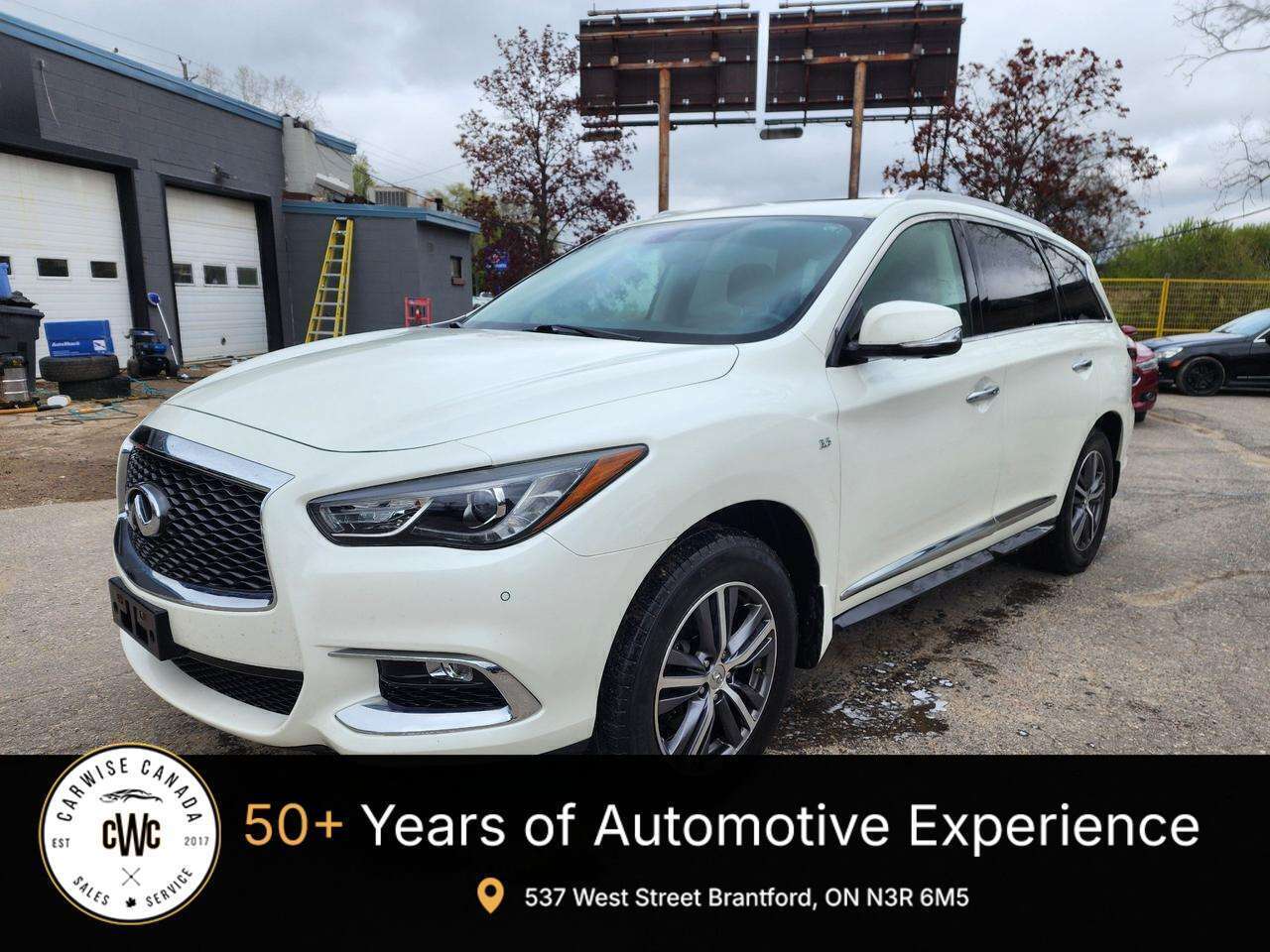 2017 Infiniti QX60 BASE l Clean Carfax l Fully Serviced l AWD