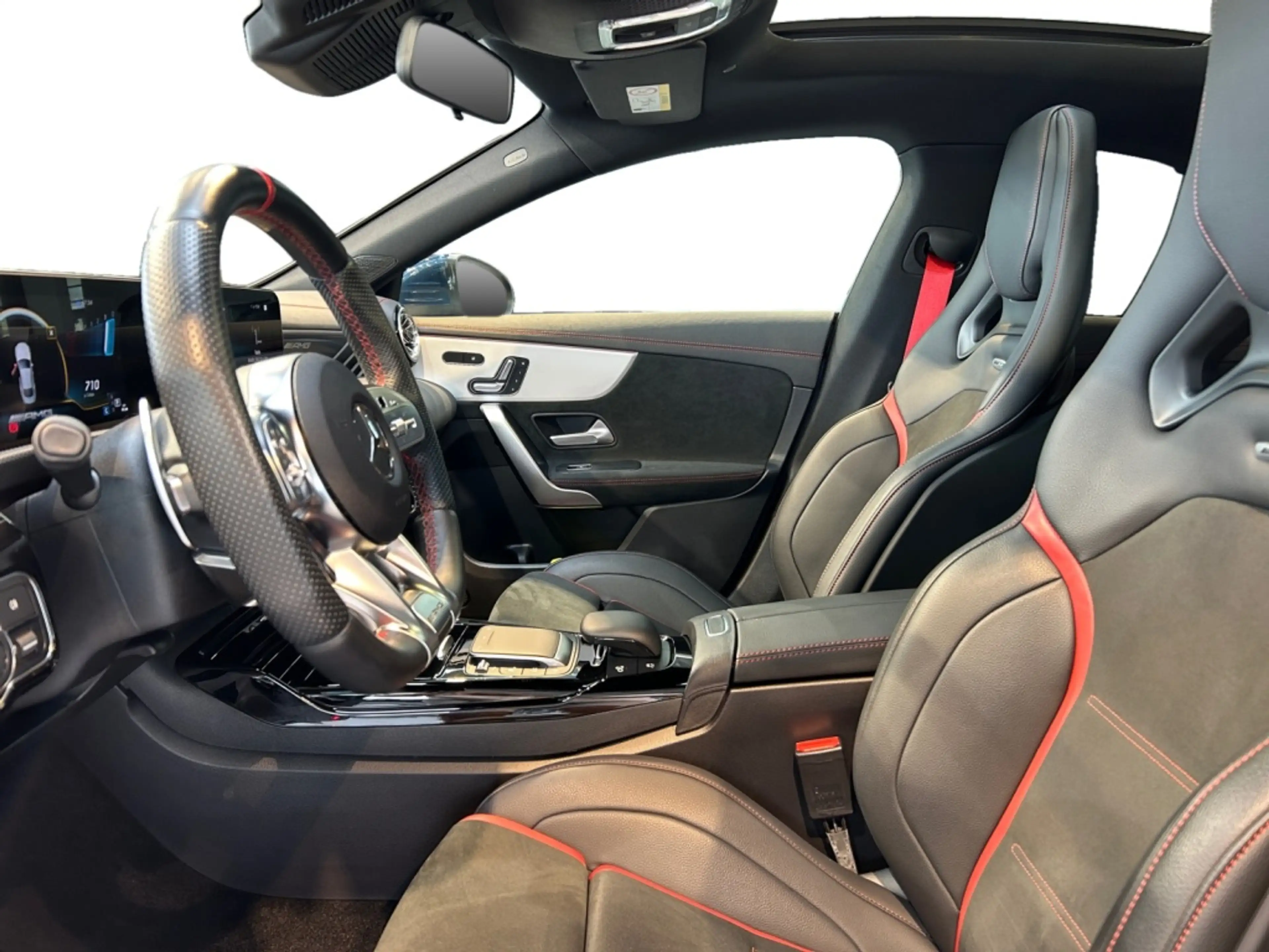 Mercedes-Benz CLA 35 AMG AMG CLA 35 4matic Coupe AMG+MBUX+MBeam+AHK+Pano — photo 9
