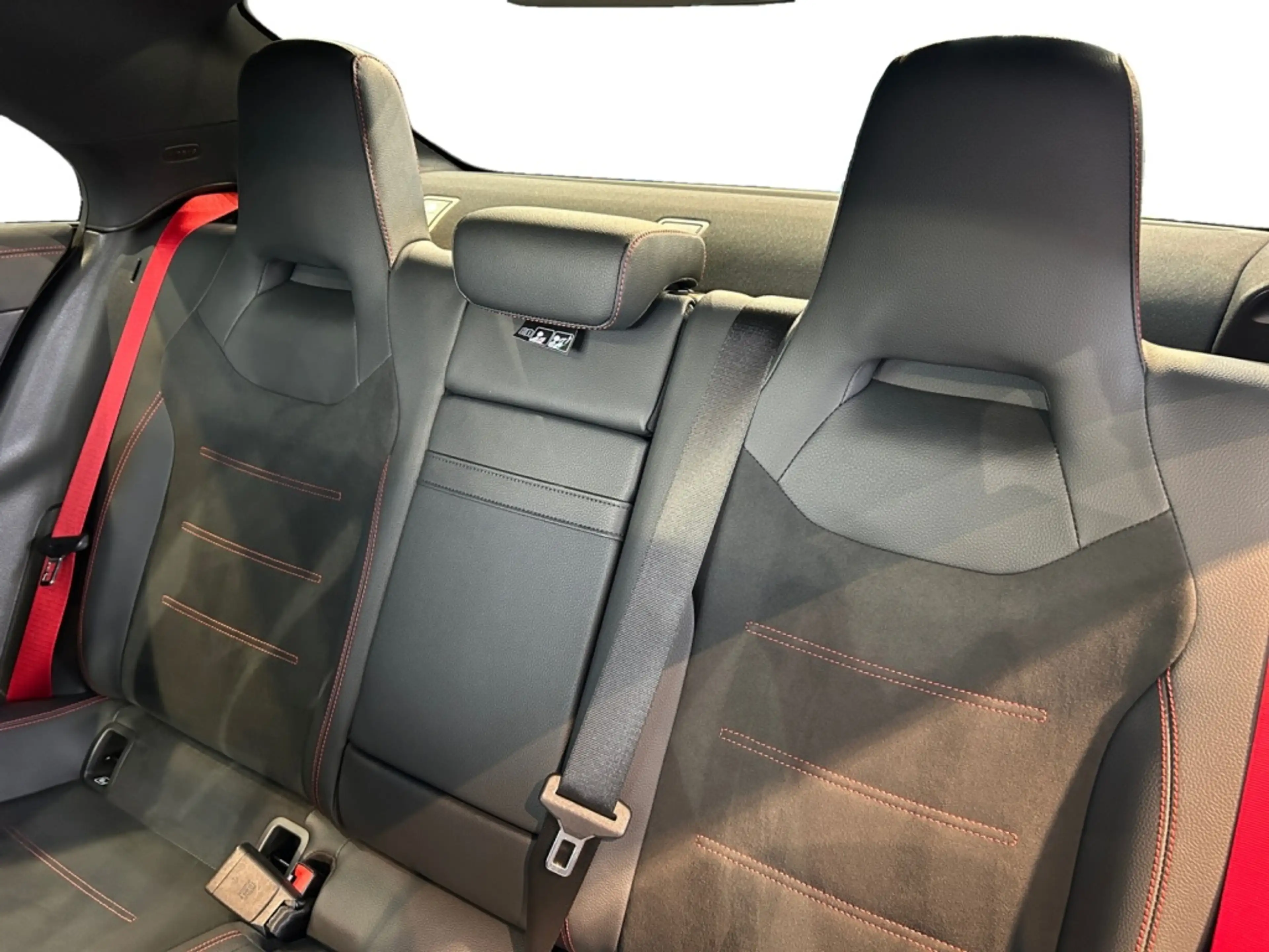 Mercedes-Benz CLA 35 AMG AMG CLA 35 4matic Coupe AMG+MBUX+MBeam+AHK+Pano — photo 11
