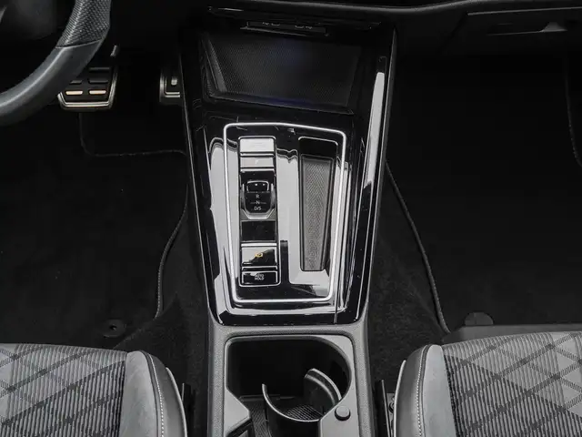 Volkswagen Golf view 13