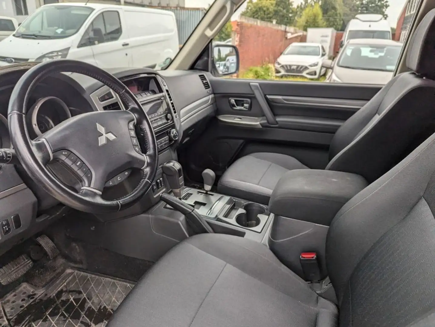 Mitsubishi Pajero 3.2 DI-D 16V aut. 3p. Alb - 2