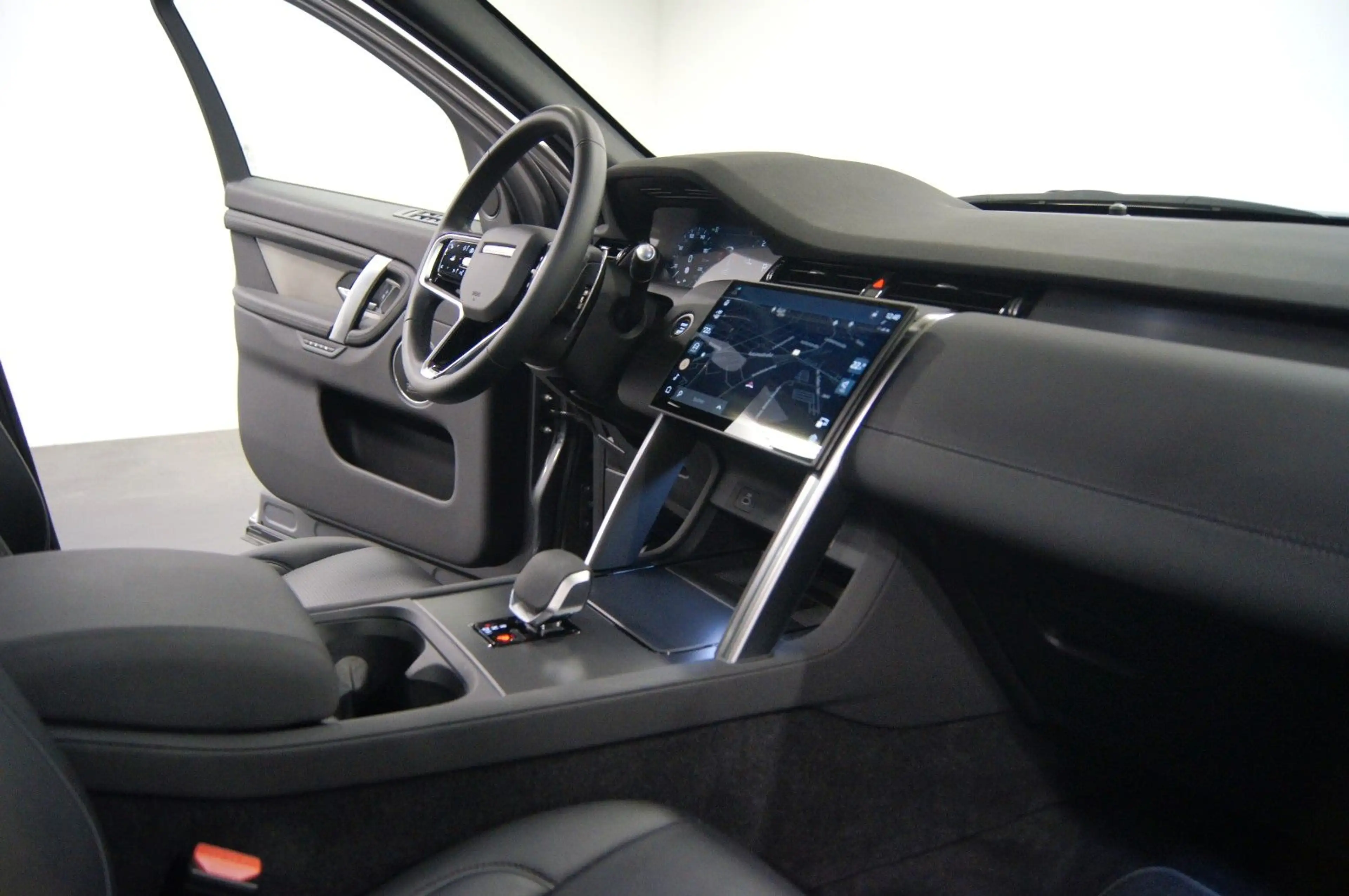 Land Rover Discovery Sport Dynamic SE AWD|PANO|AHK|MERIDIAN — photo 6