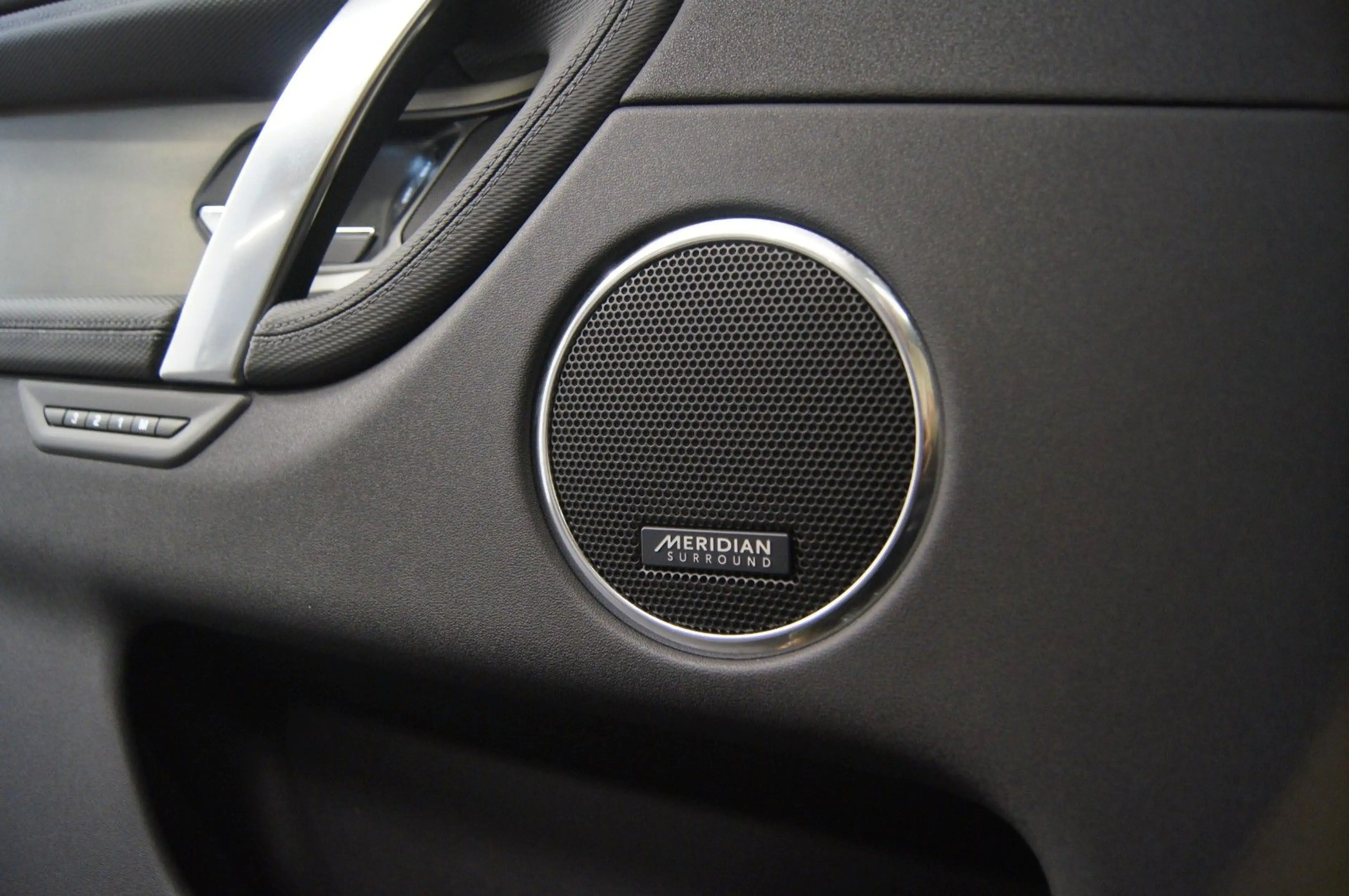 Land Rover Discovery Sport Dynamic SE AWD|PANO|AHK|MERIDIAN — photo 14
