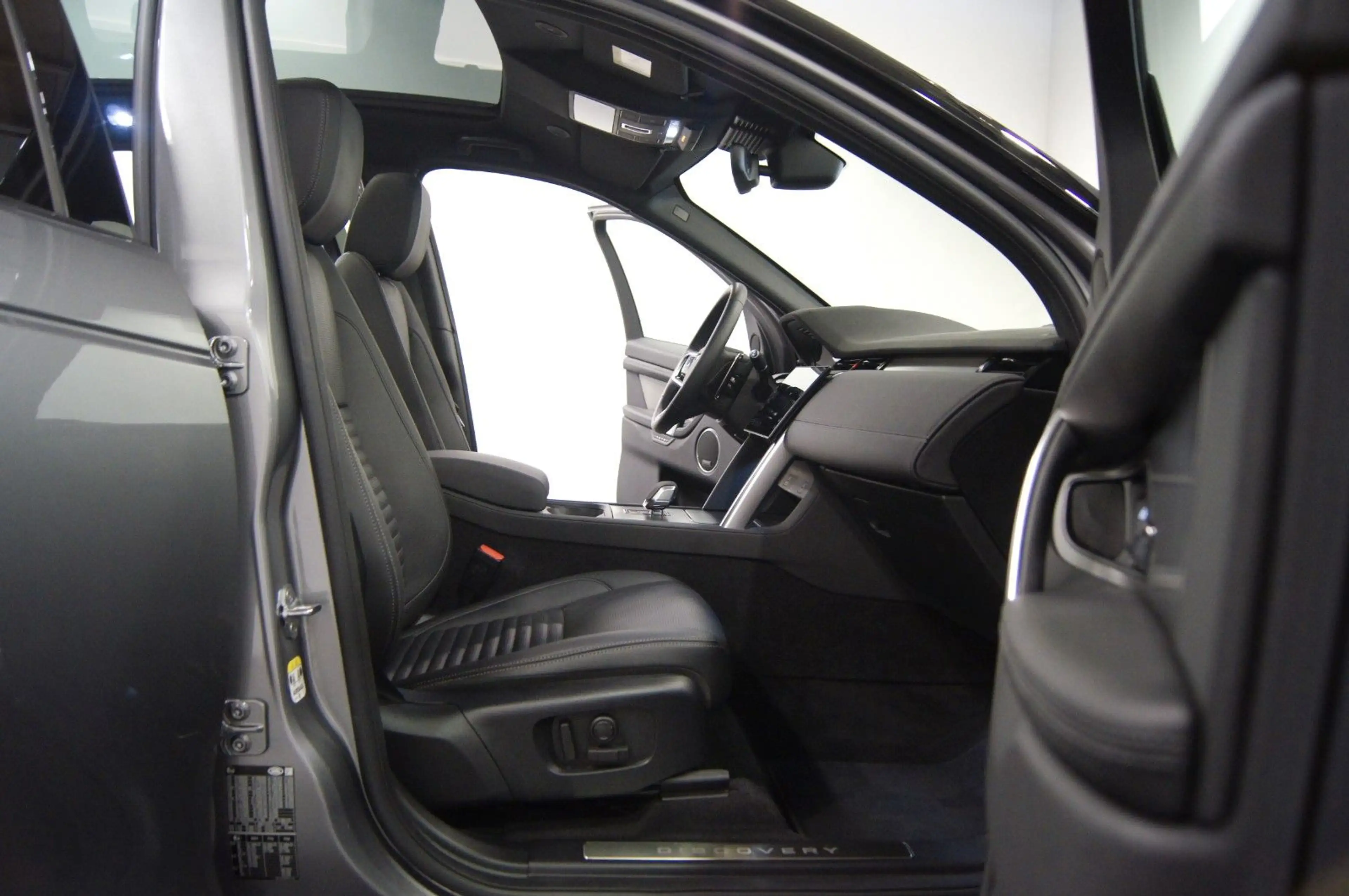 Land Rover Discovery Sport Dynamic SE AWD|PANO|AHK|MERIDIAN — photo 13