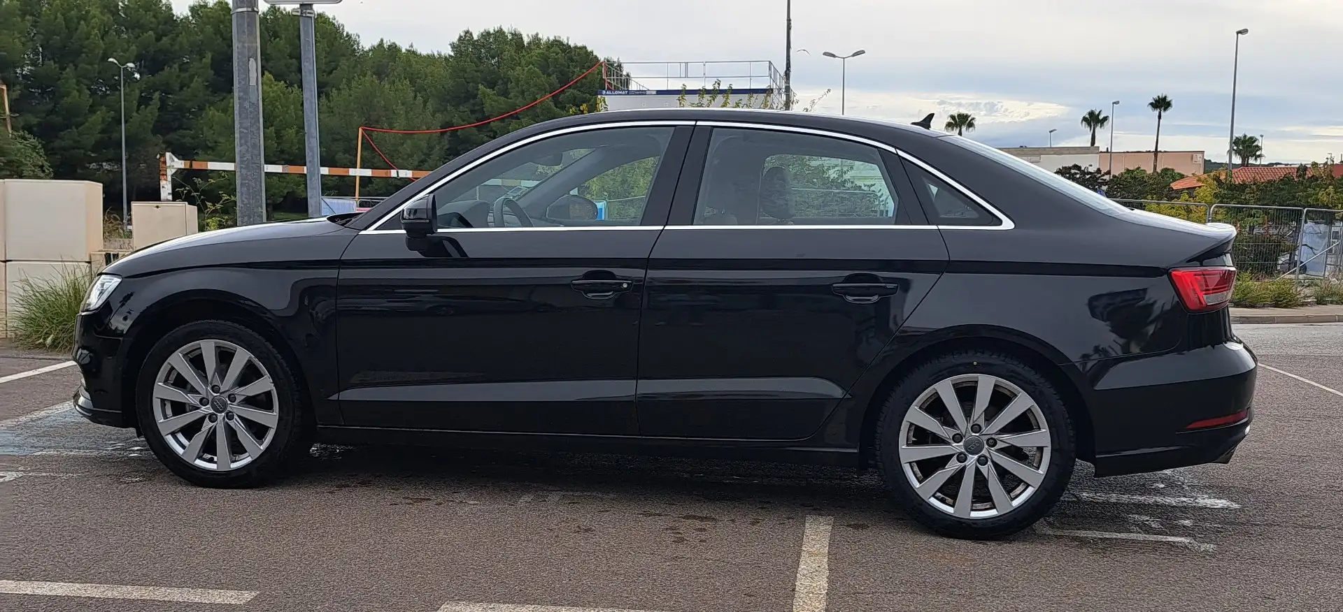 Audi A3 Berline 35 TFSI CoD 150 Business line Noir - 1