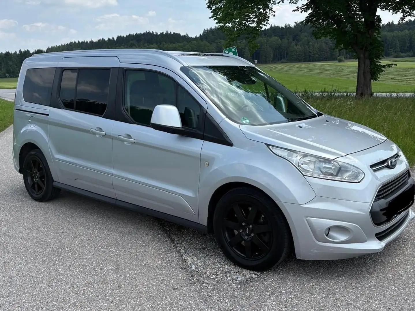 Ford Tourneo Connect Grand Tourneo Connect 1.5 TDCi Start/Stop Titanium Silber - 1