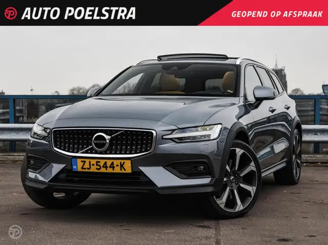 Volvo V60 Cross Country 2.0 D4 AWD Intro Edition Panoramadak HUD Harman Ka
