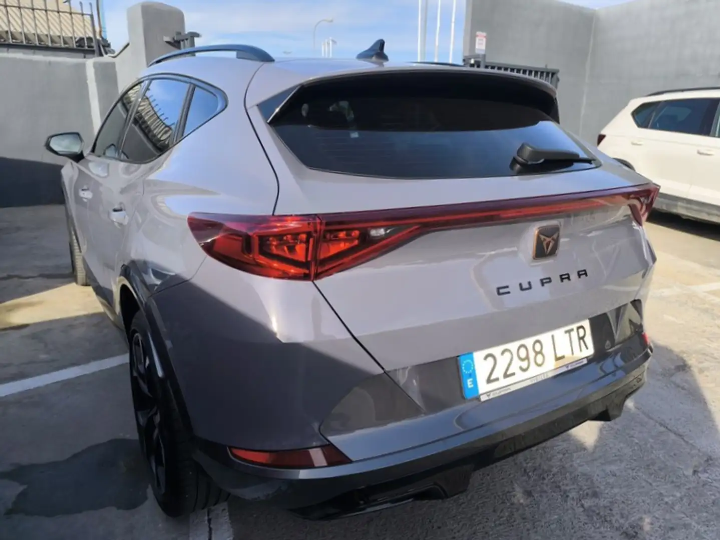CUPRA Formentor 1.5 TSI 150 Gris - 2